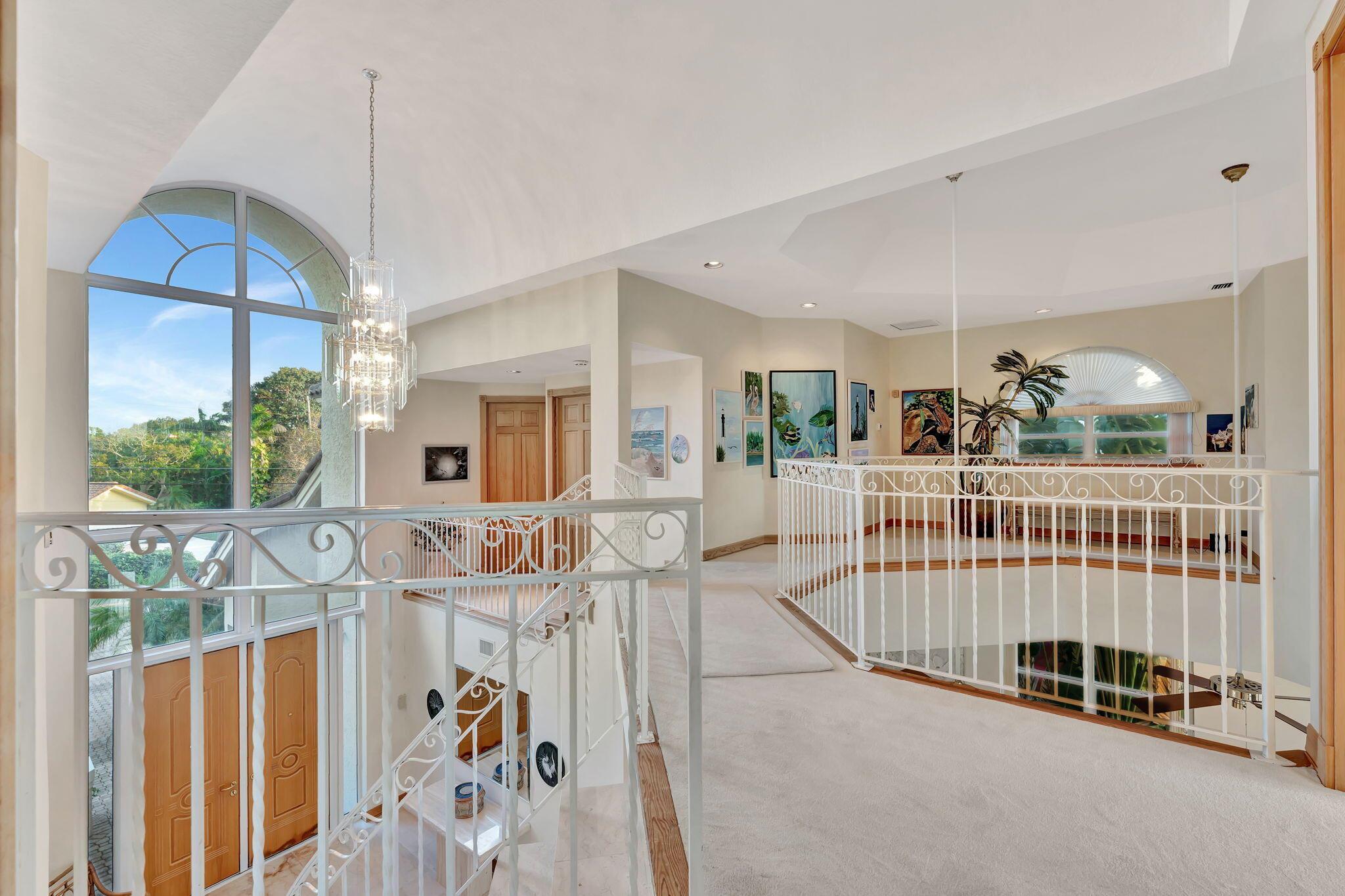 2505 N Riverside Drive