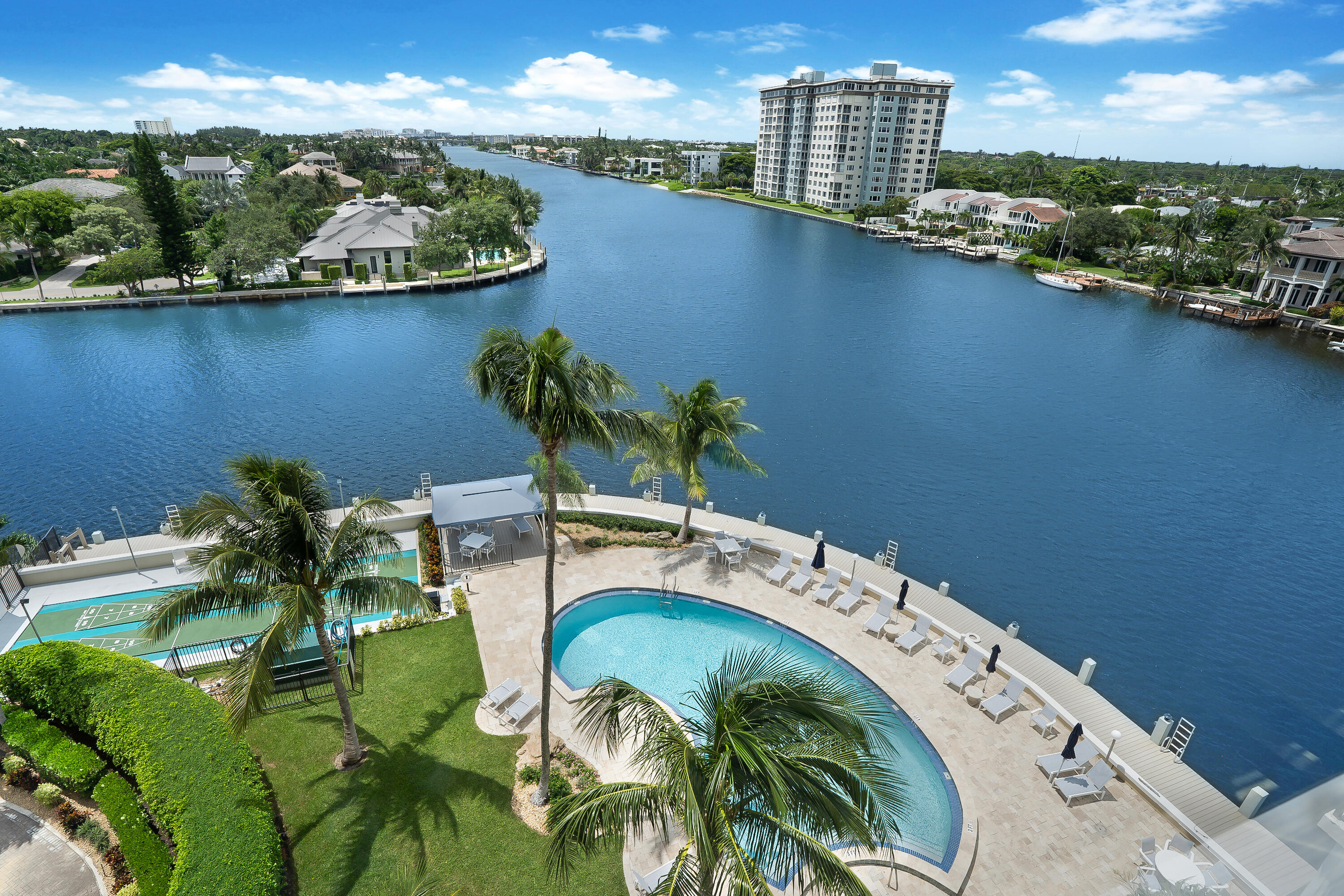 400 Seasage Drive 701