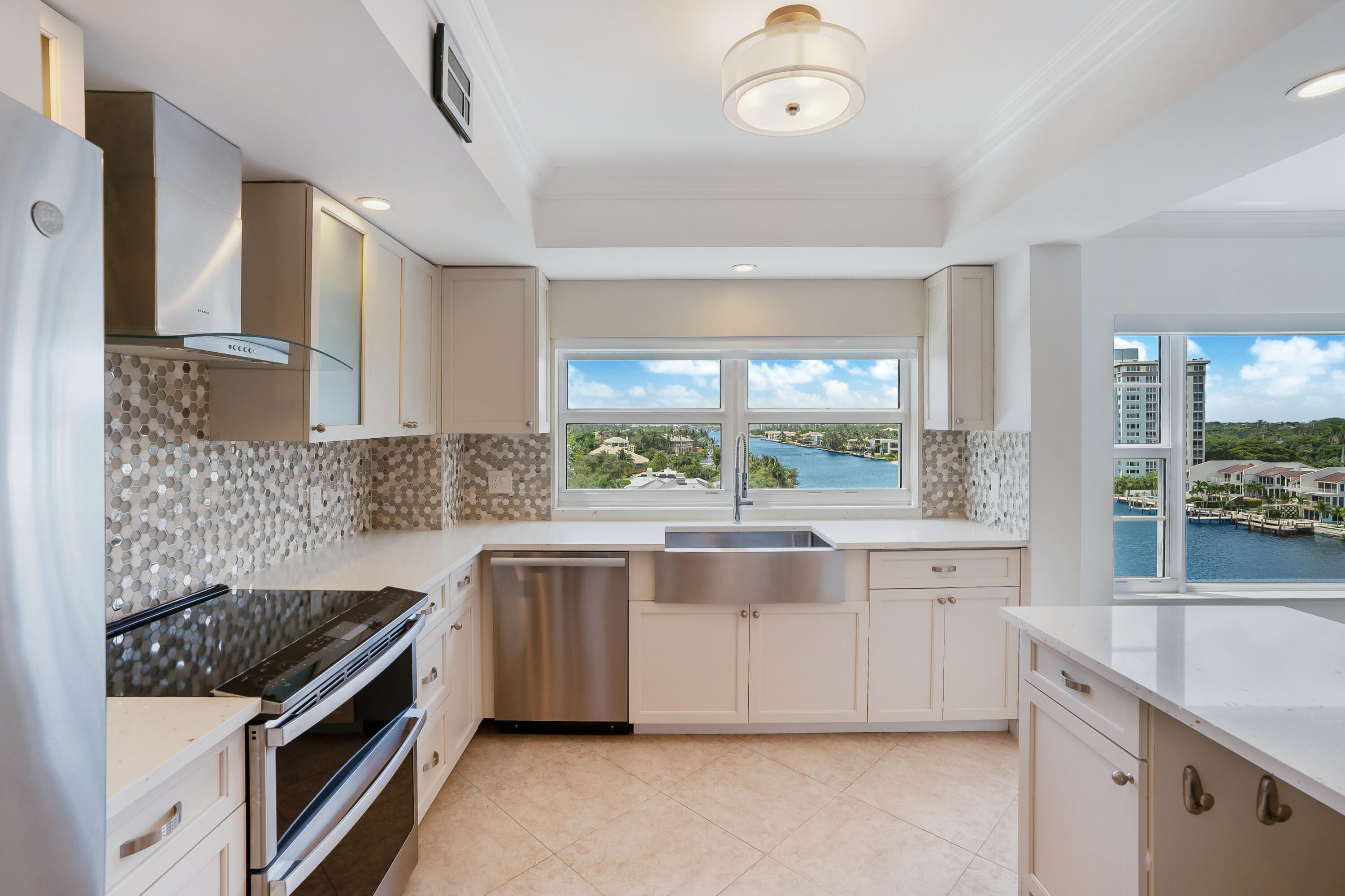 400 Seasage Drive 701