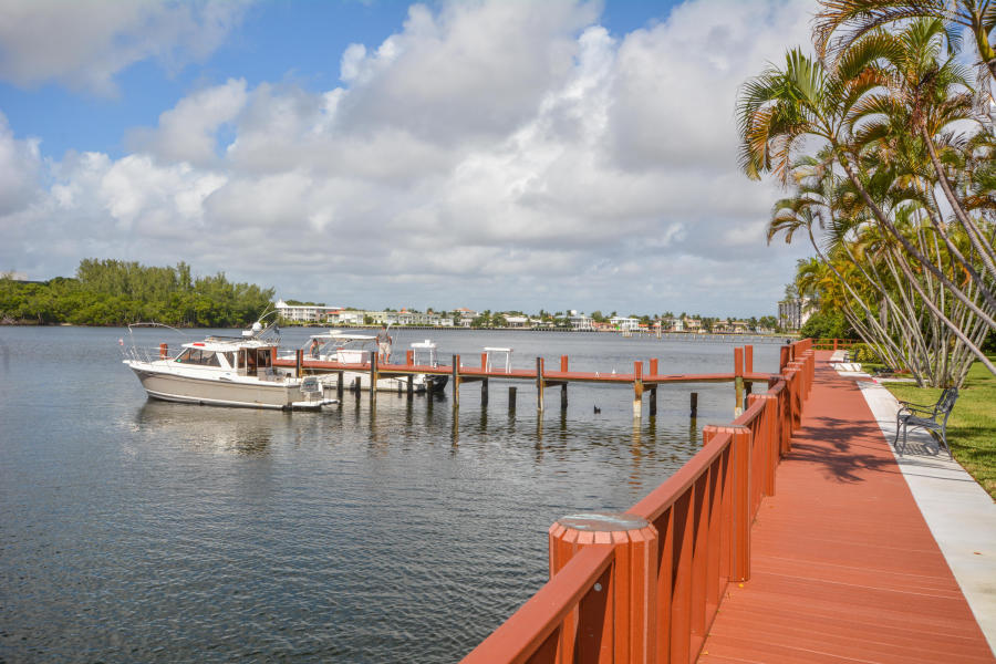 2121 N Ocean Boulevard 105e