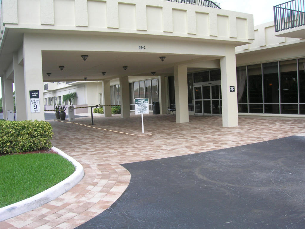 2121 N Ocean Boulevard 105e