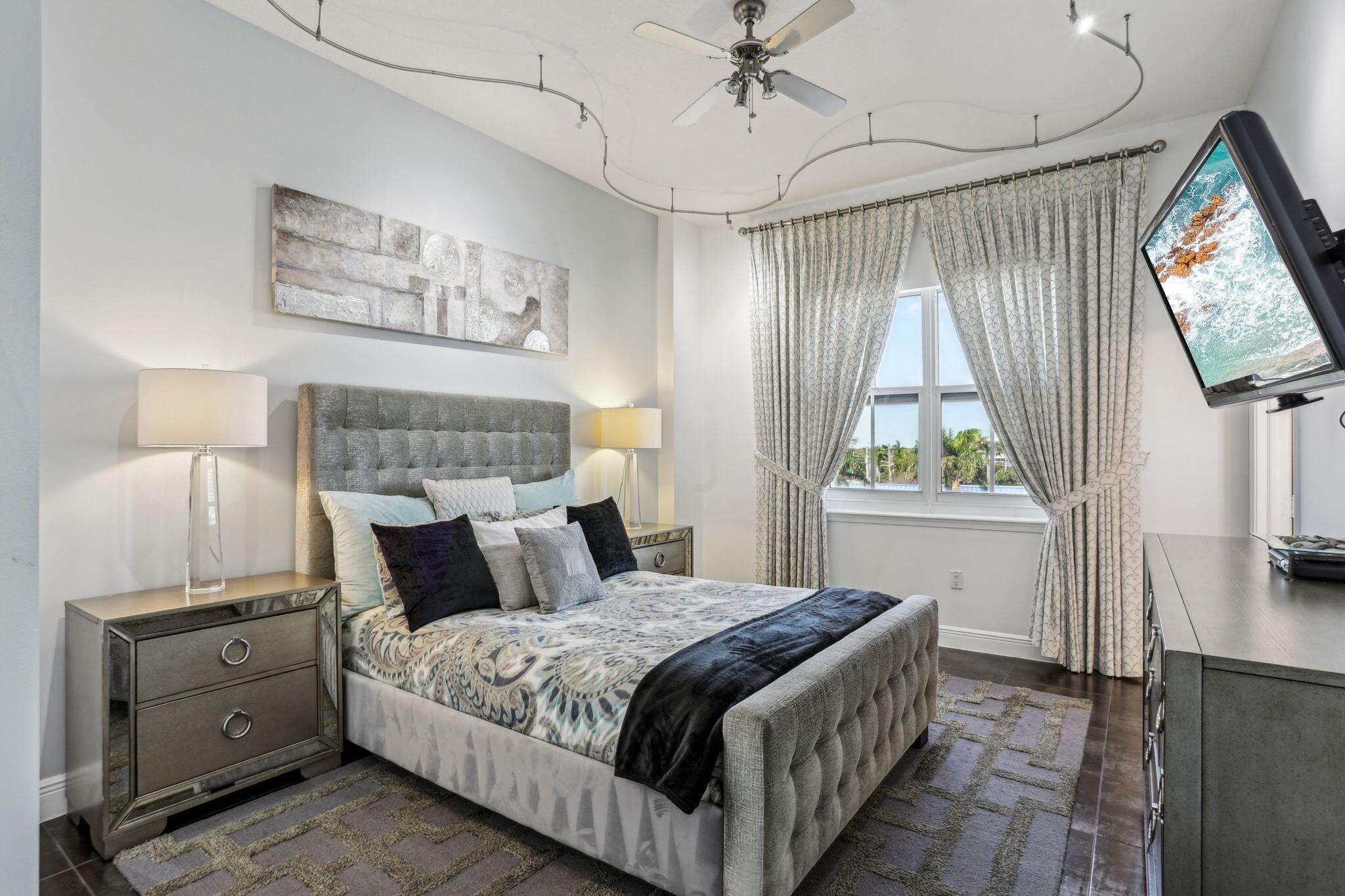 3960 N Flagler Drive 402