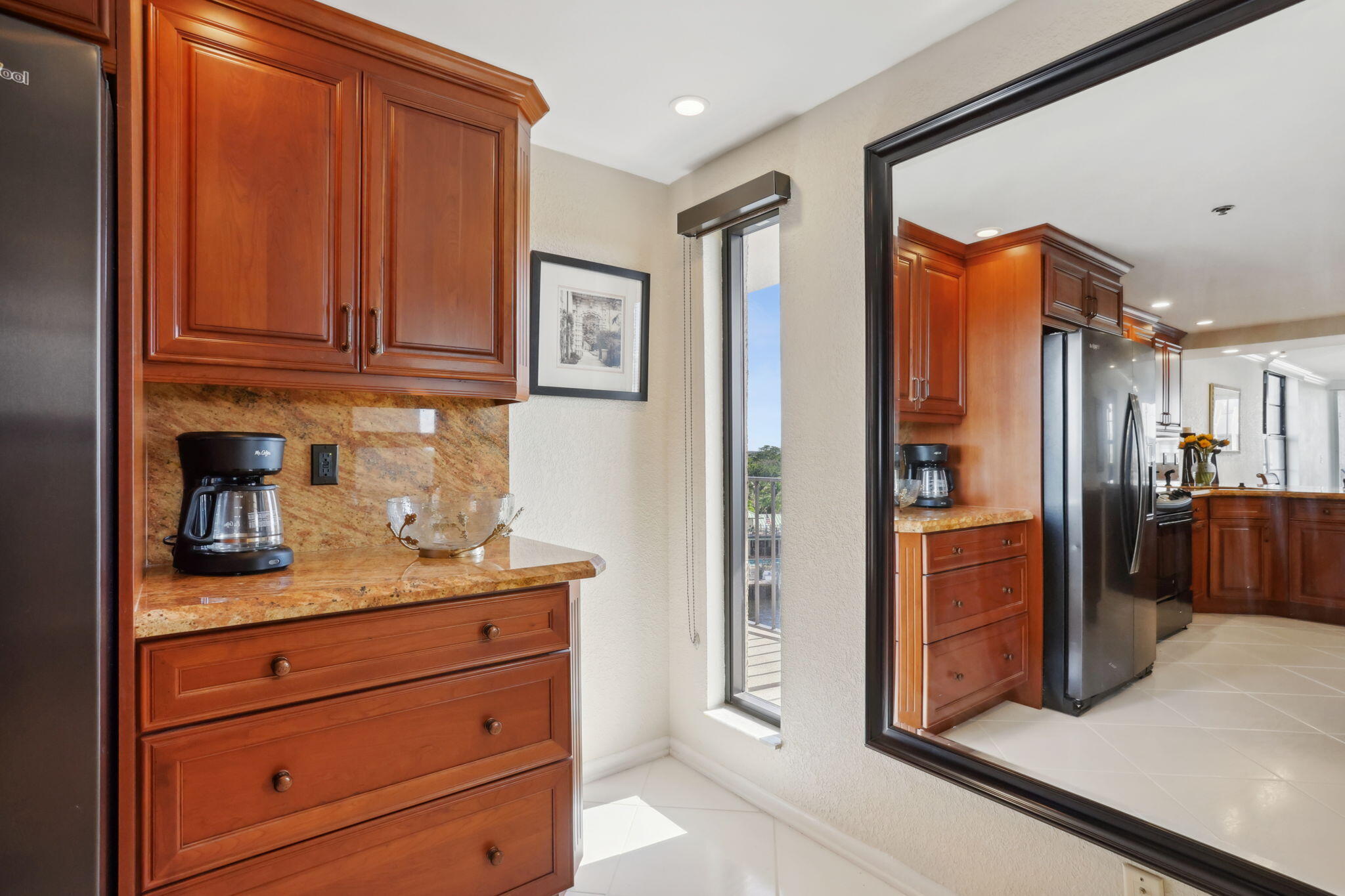 21 Royal Palm Way 606