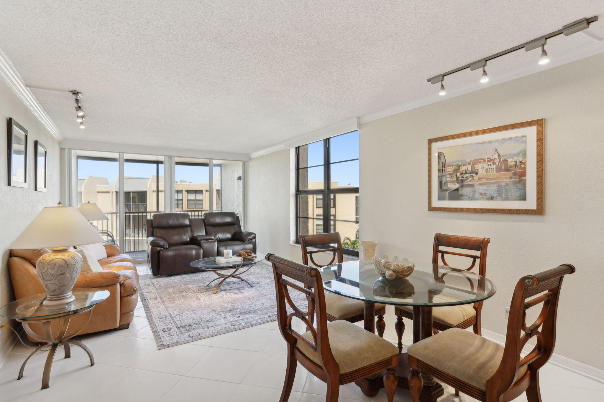 21 Royal Palm Way 606