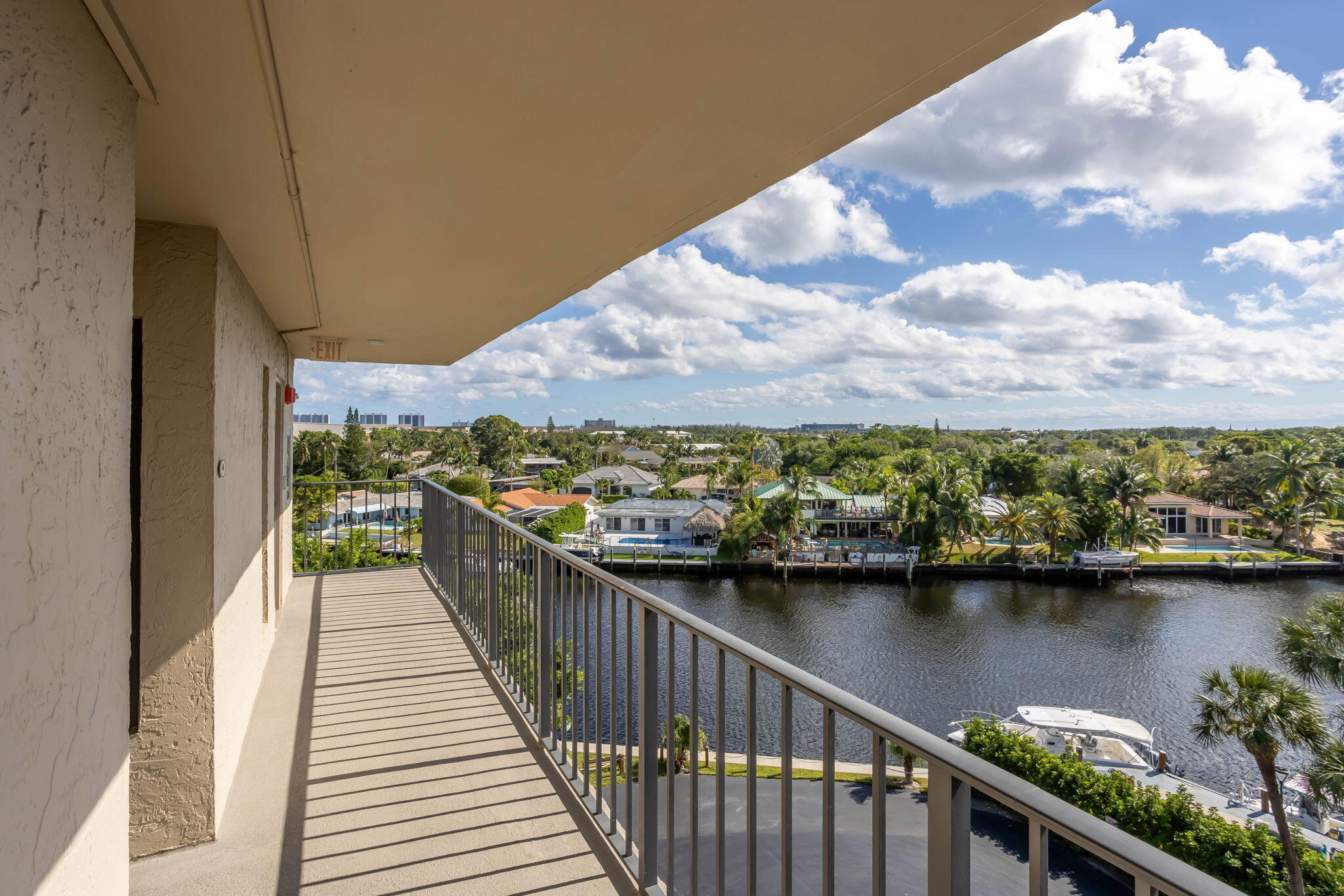 21 Royal Palm Way 606