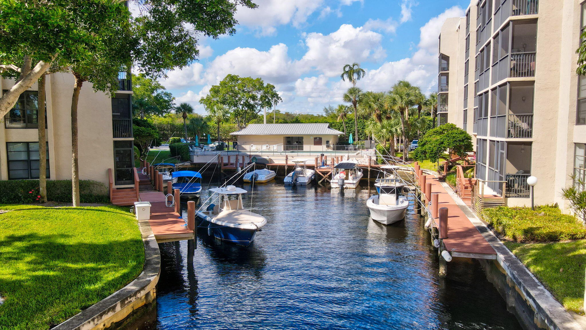 21 Royal Palm Way 606