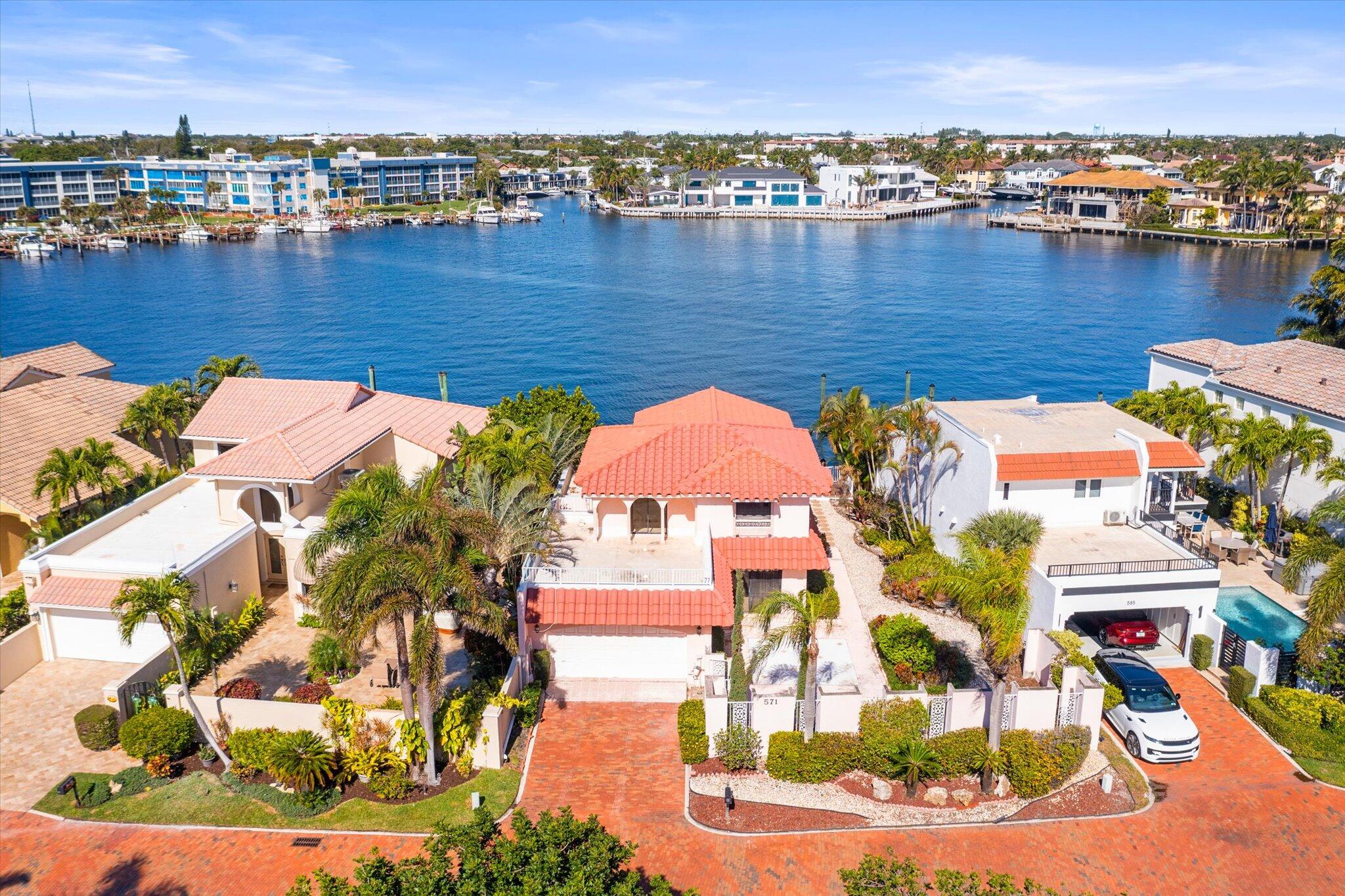 571 Pelican Way