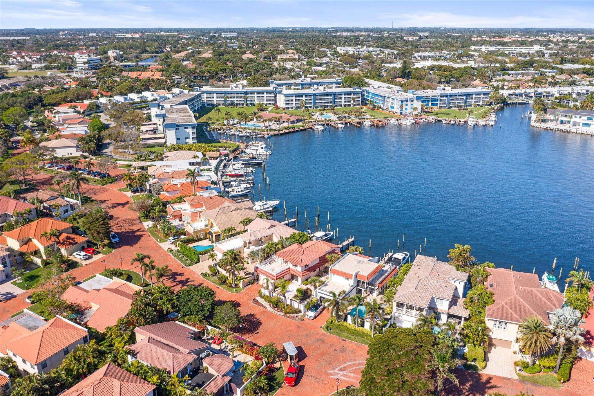 571 Pelican Way