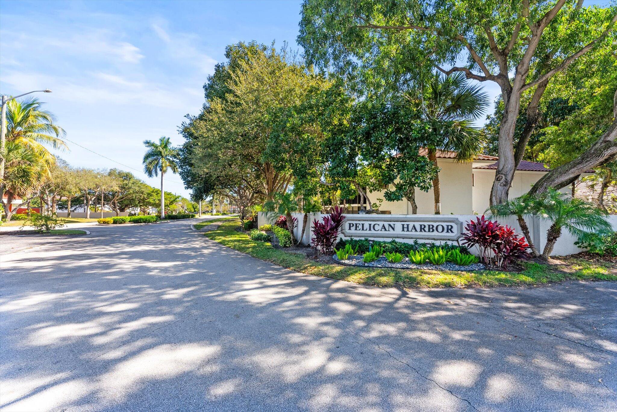 571 Pelican Way