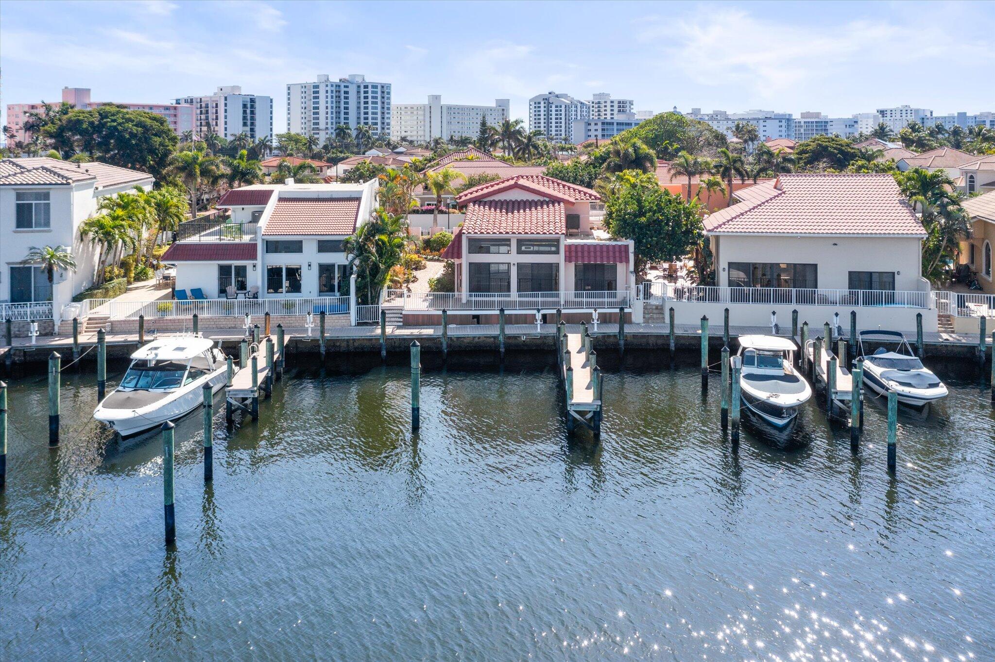 571 Pelican Way