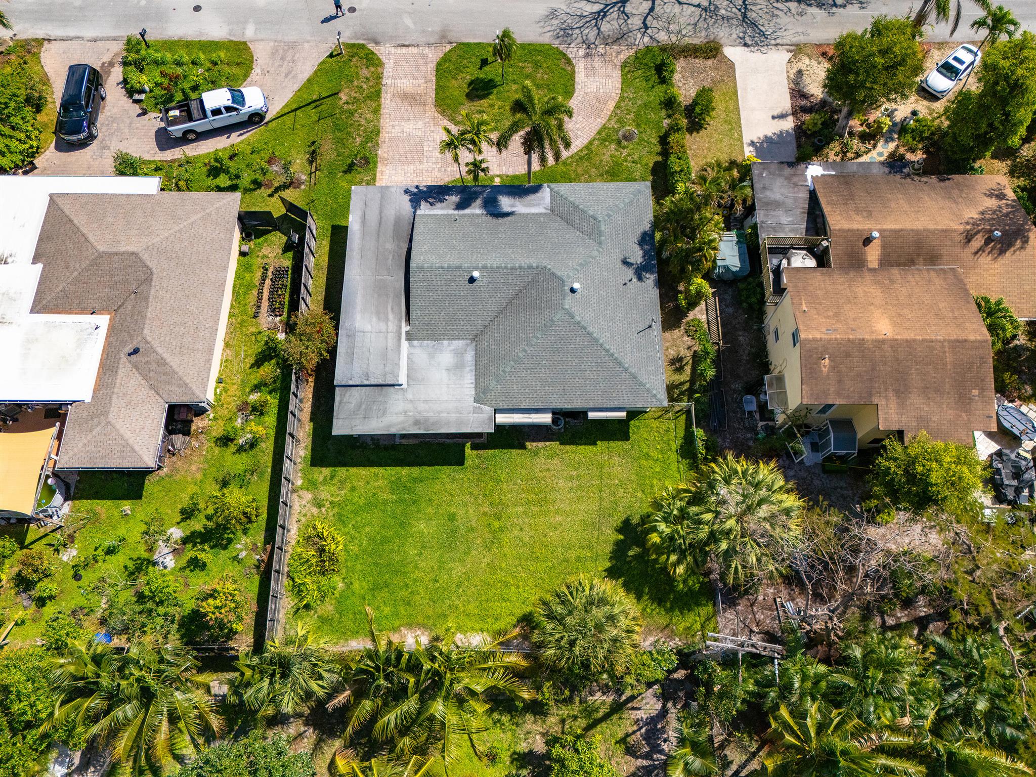1085 NW 3rd Avenue