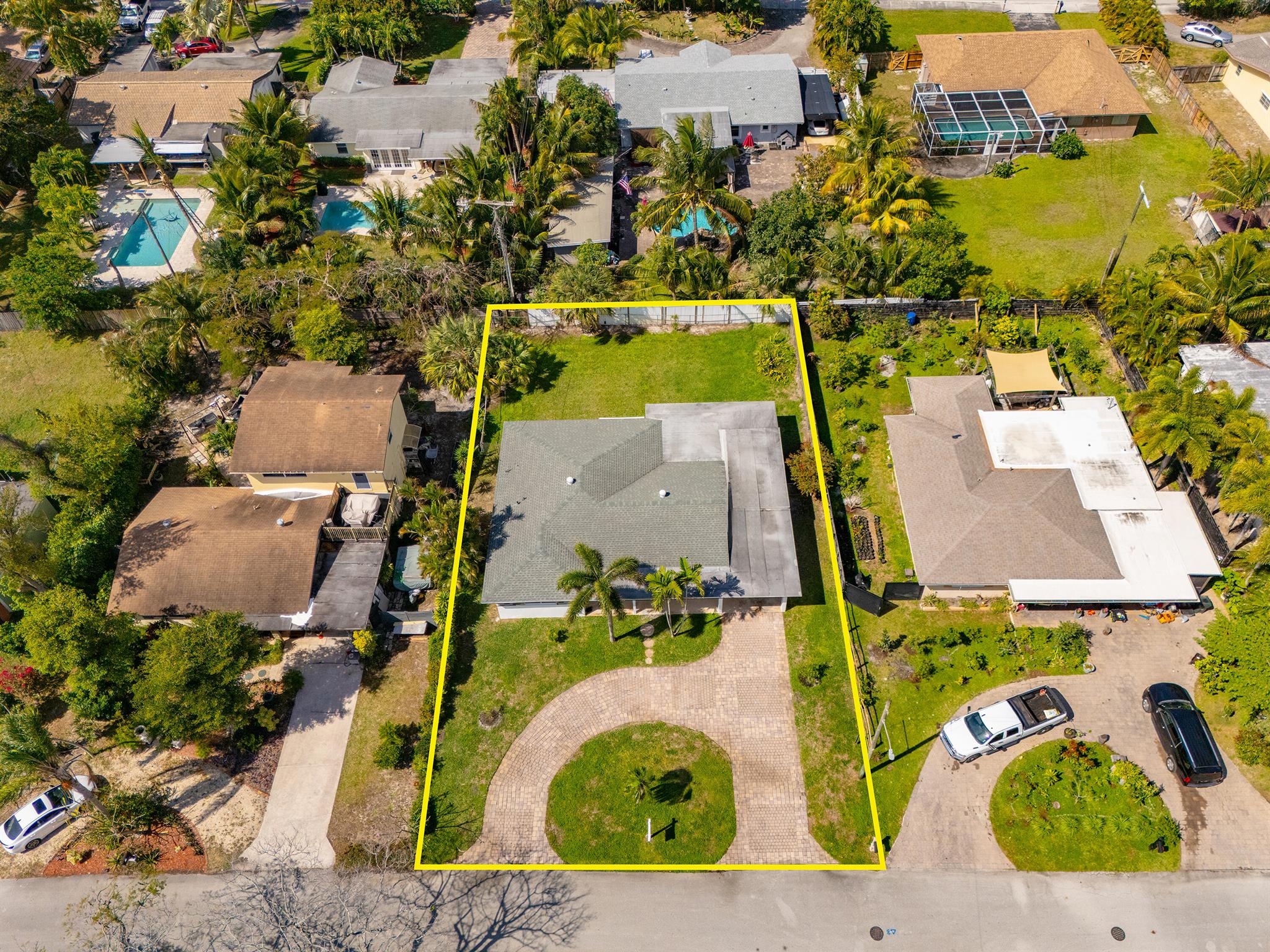 1085 NW 3rd Avenue