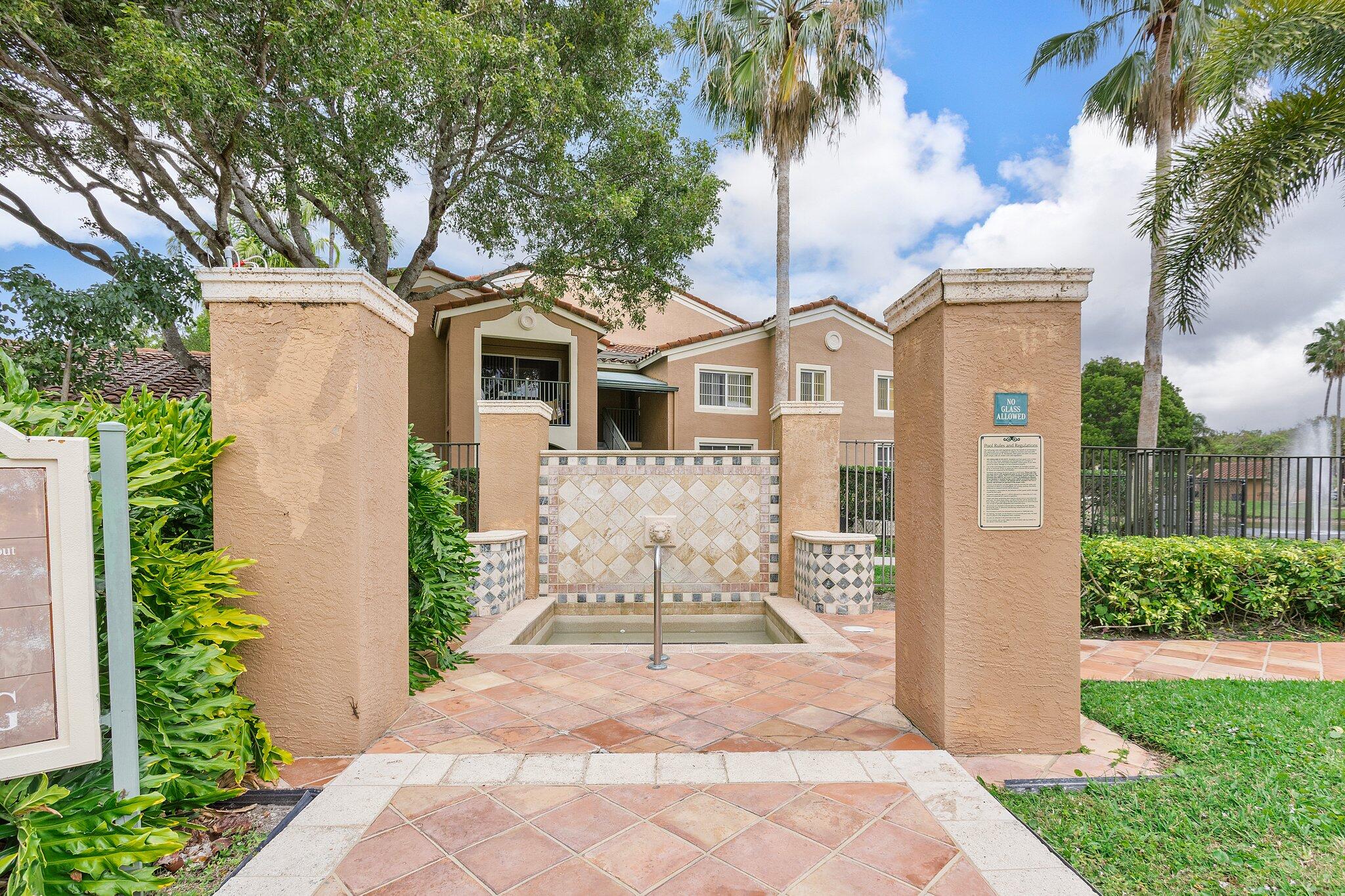4852 N State Road 7 3303