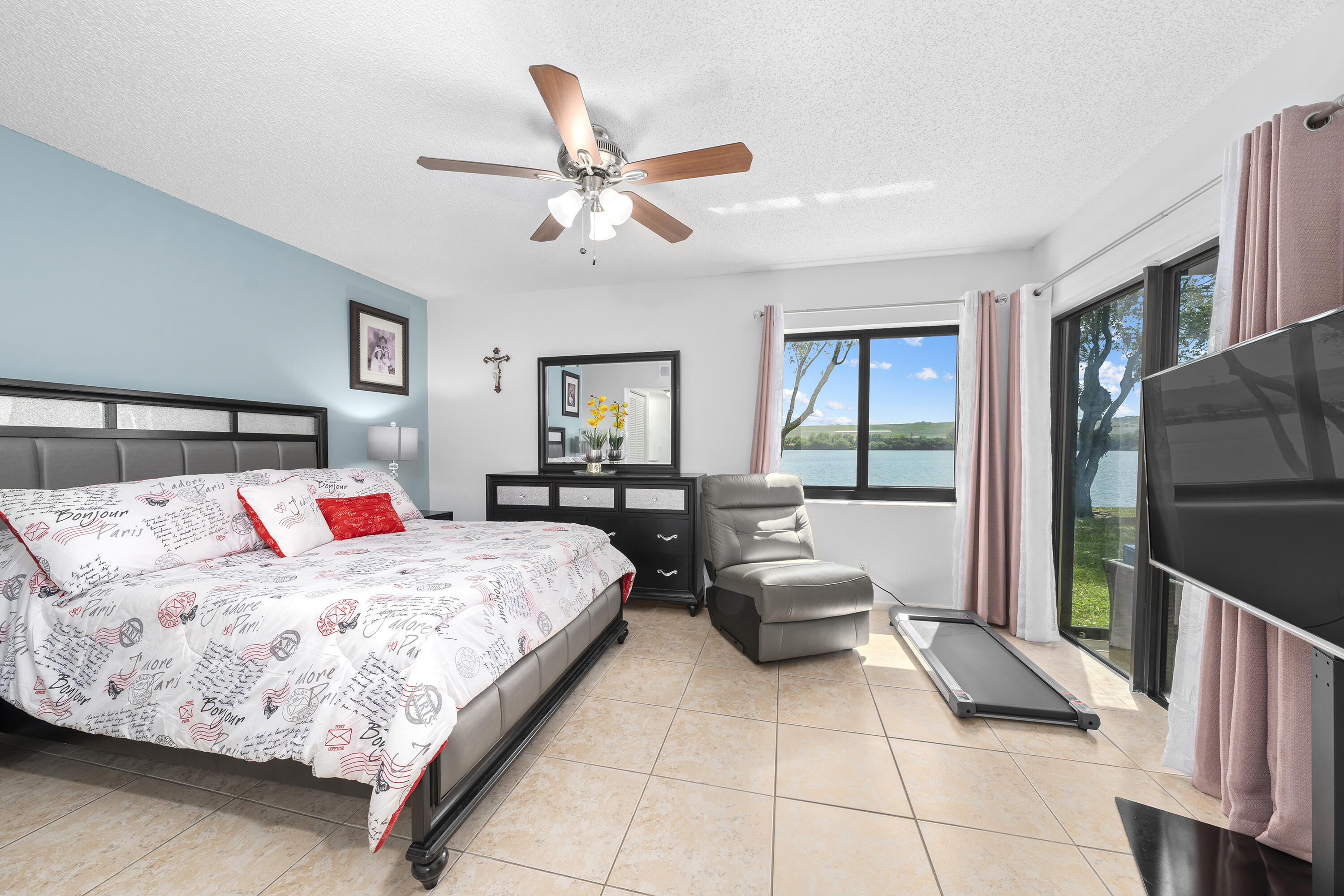 807 Congressional Way 807