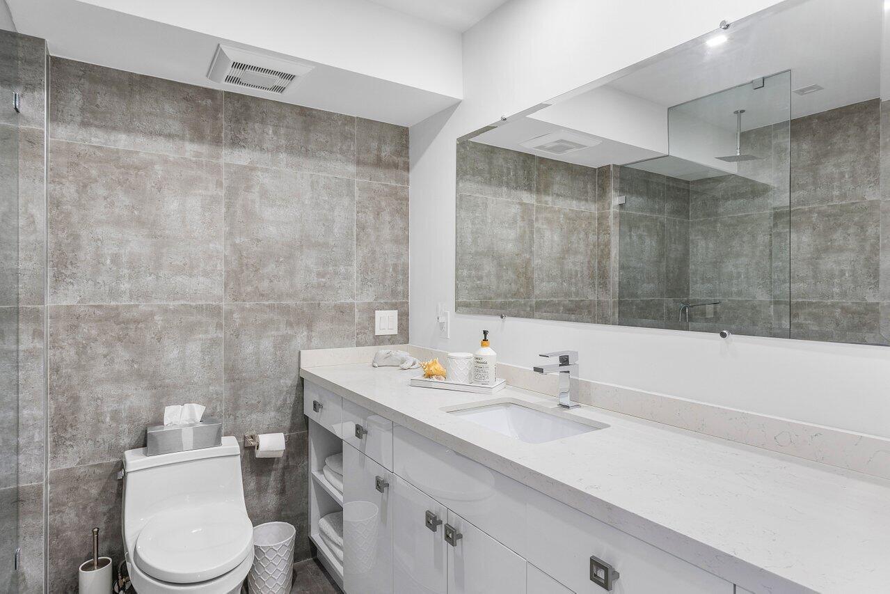 3211 S Ocean Boulevard 301