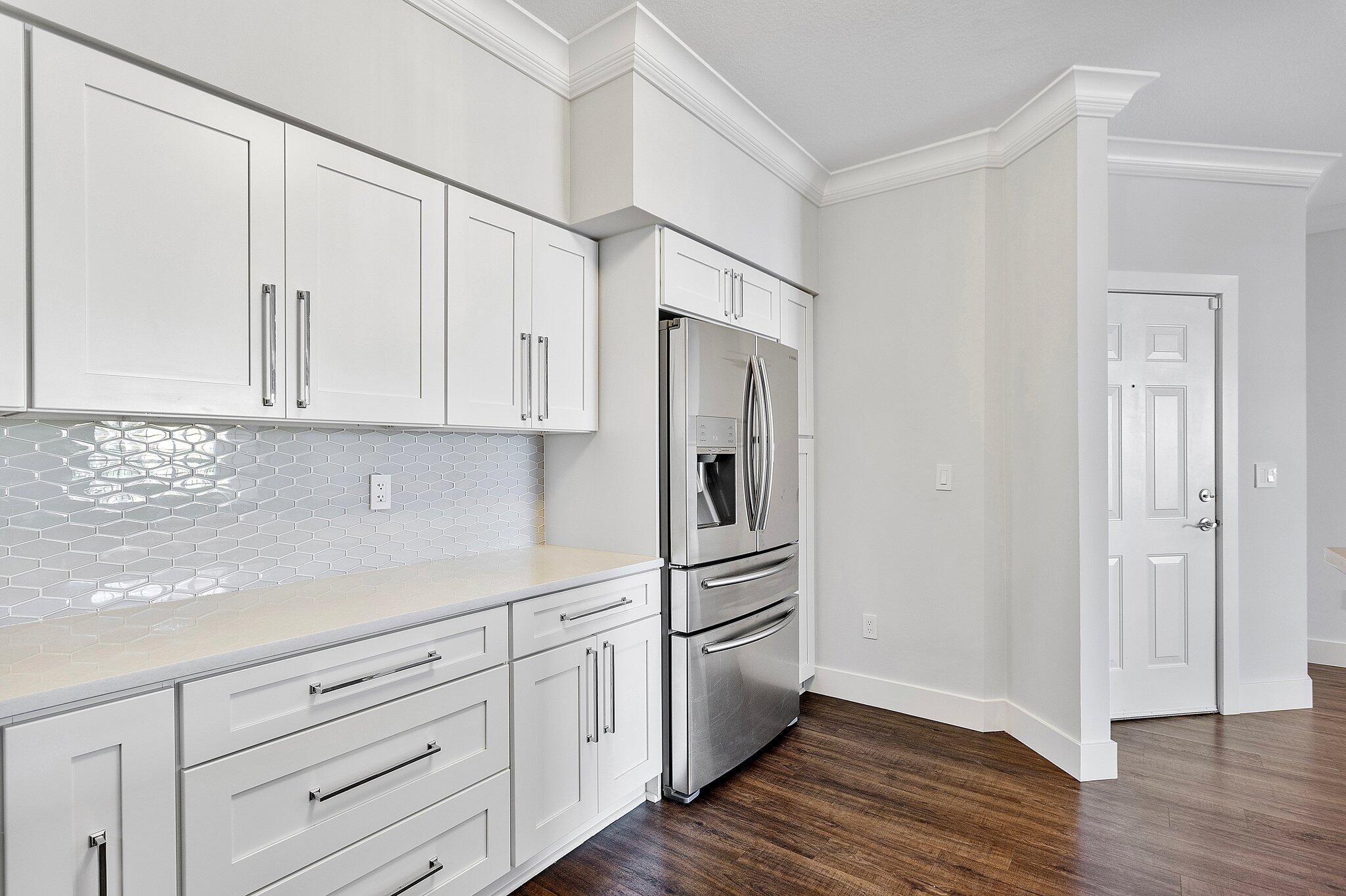 233 S Federal Highway 617