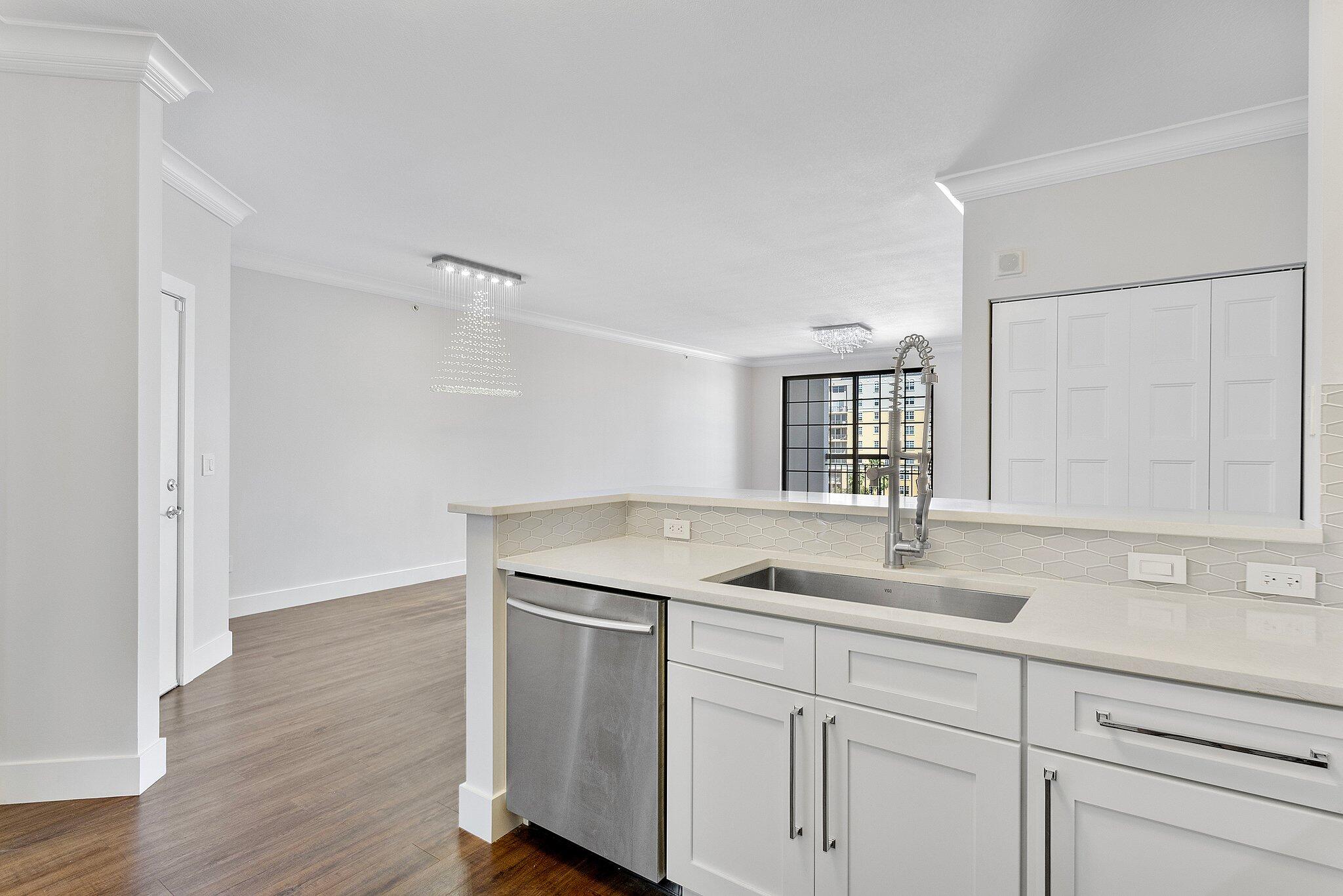 233 S Federal Highway 617