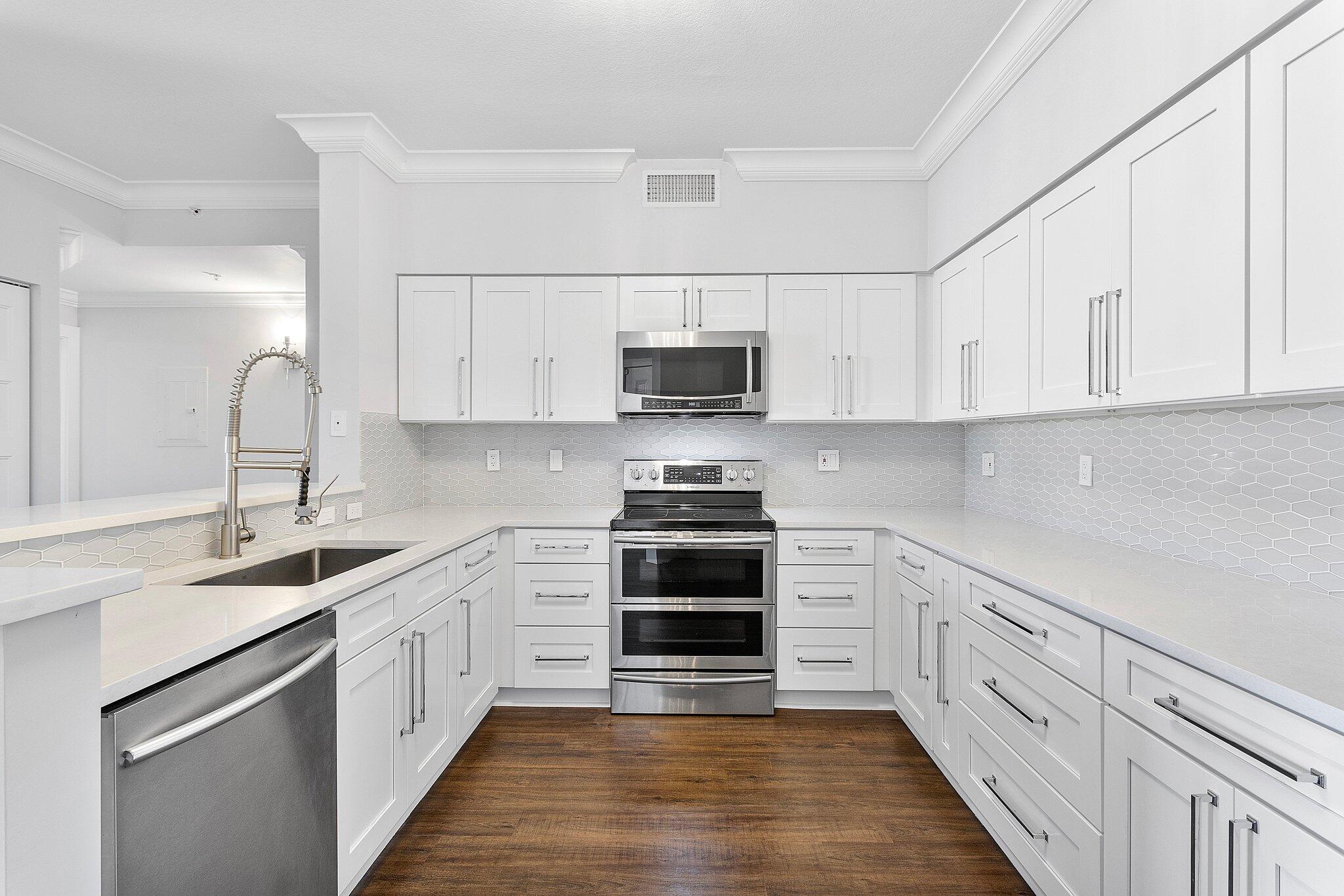 233 S Federal Highway 617