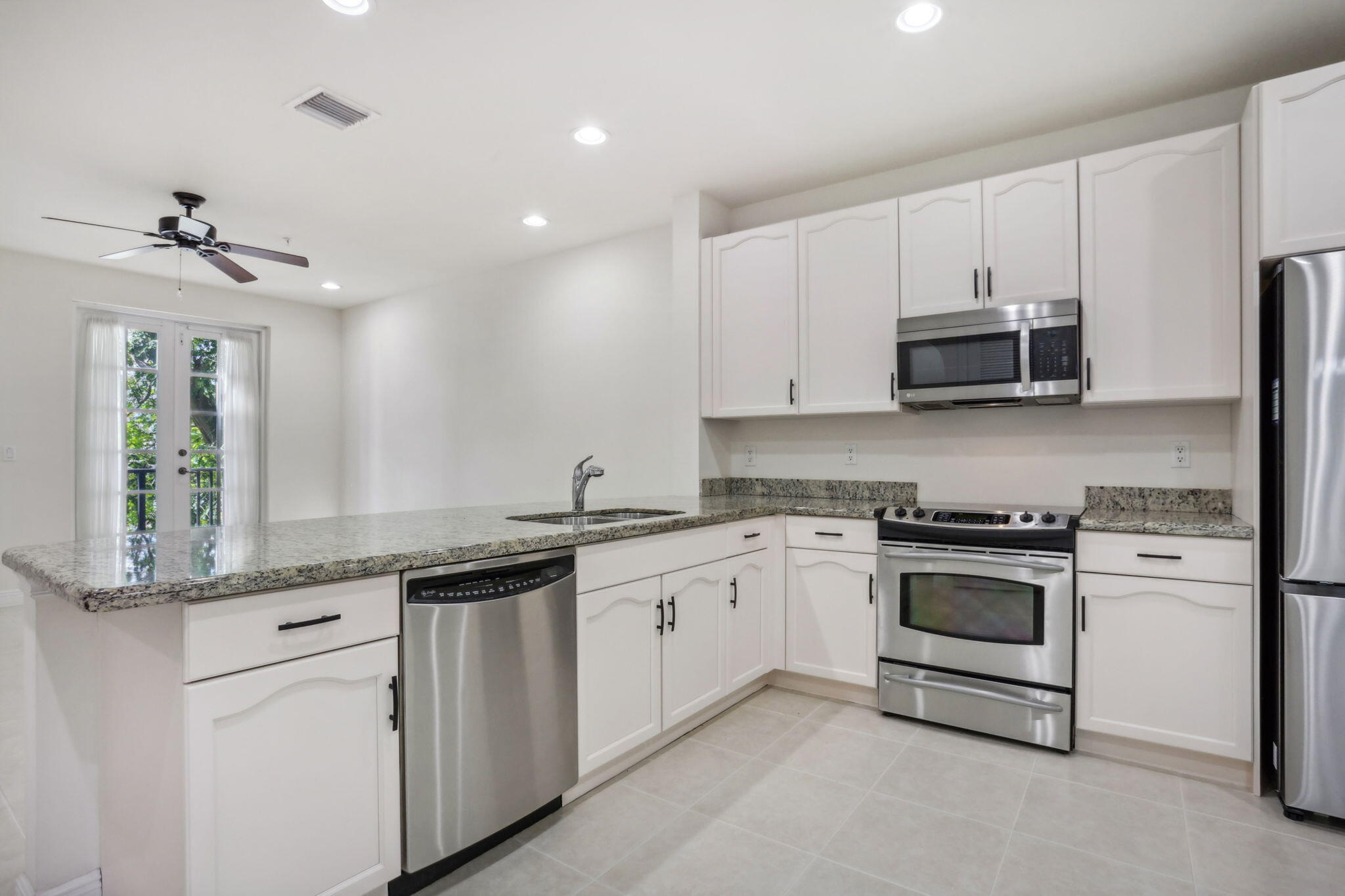 1647 N Federal Highway