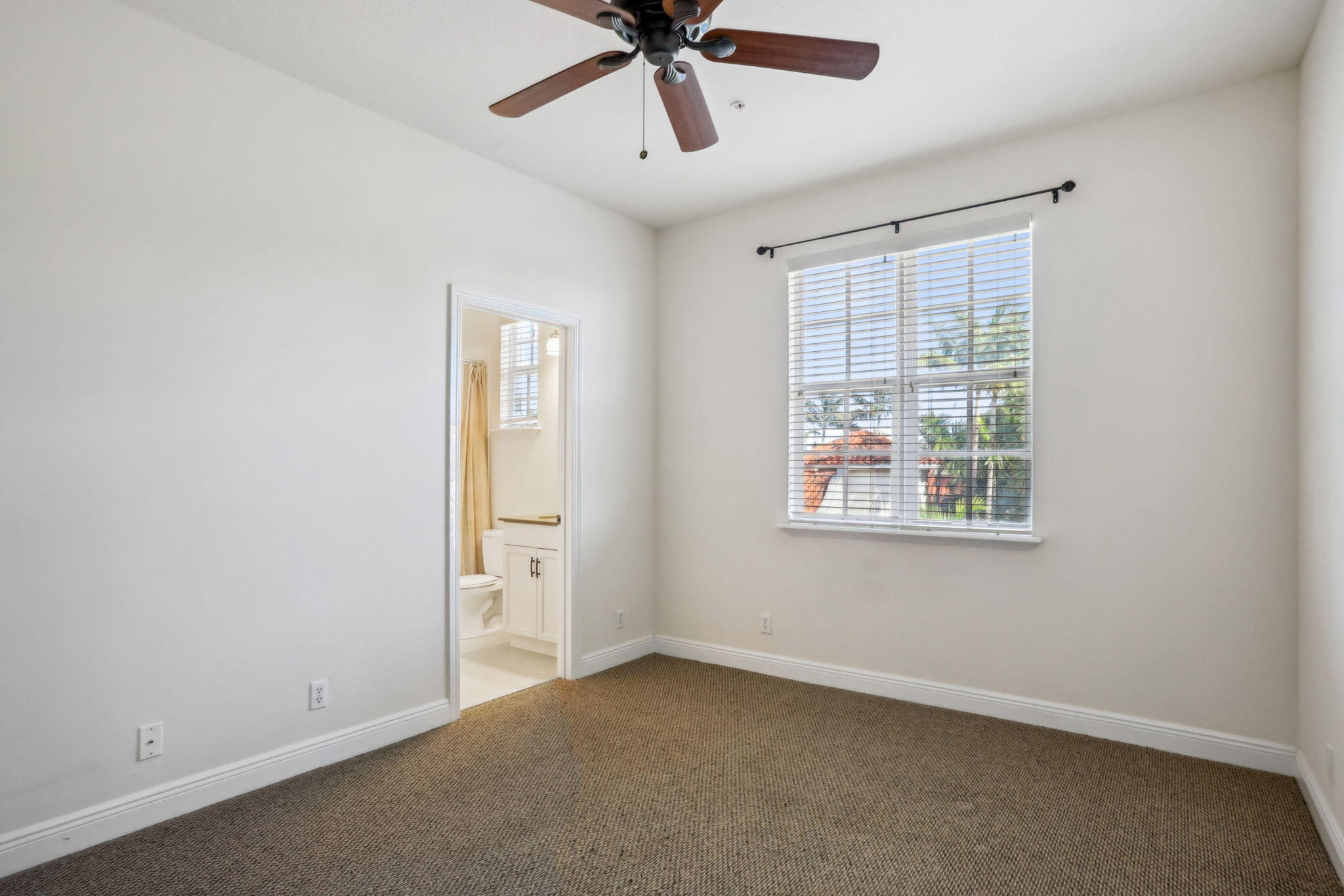 1647 N Federal Highway