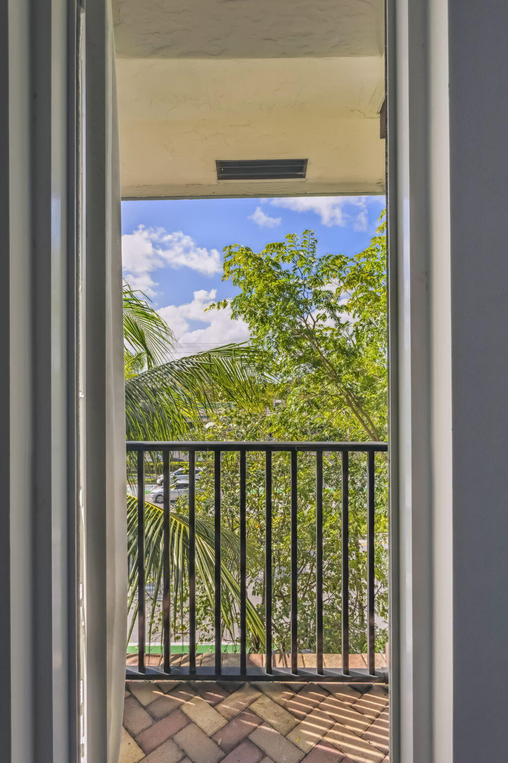 1647 N Federal Highway