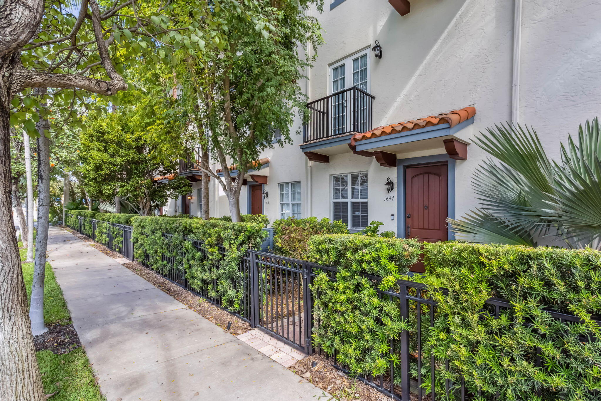 1647 N Federal Highway