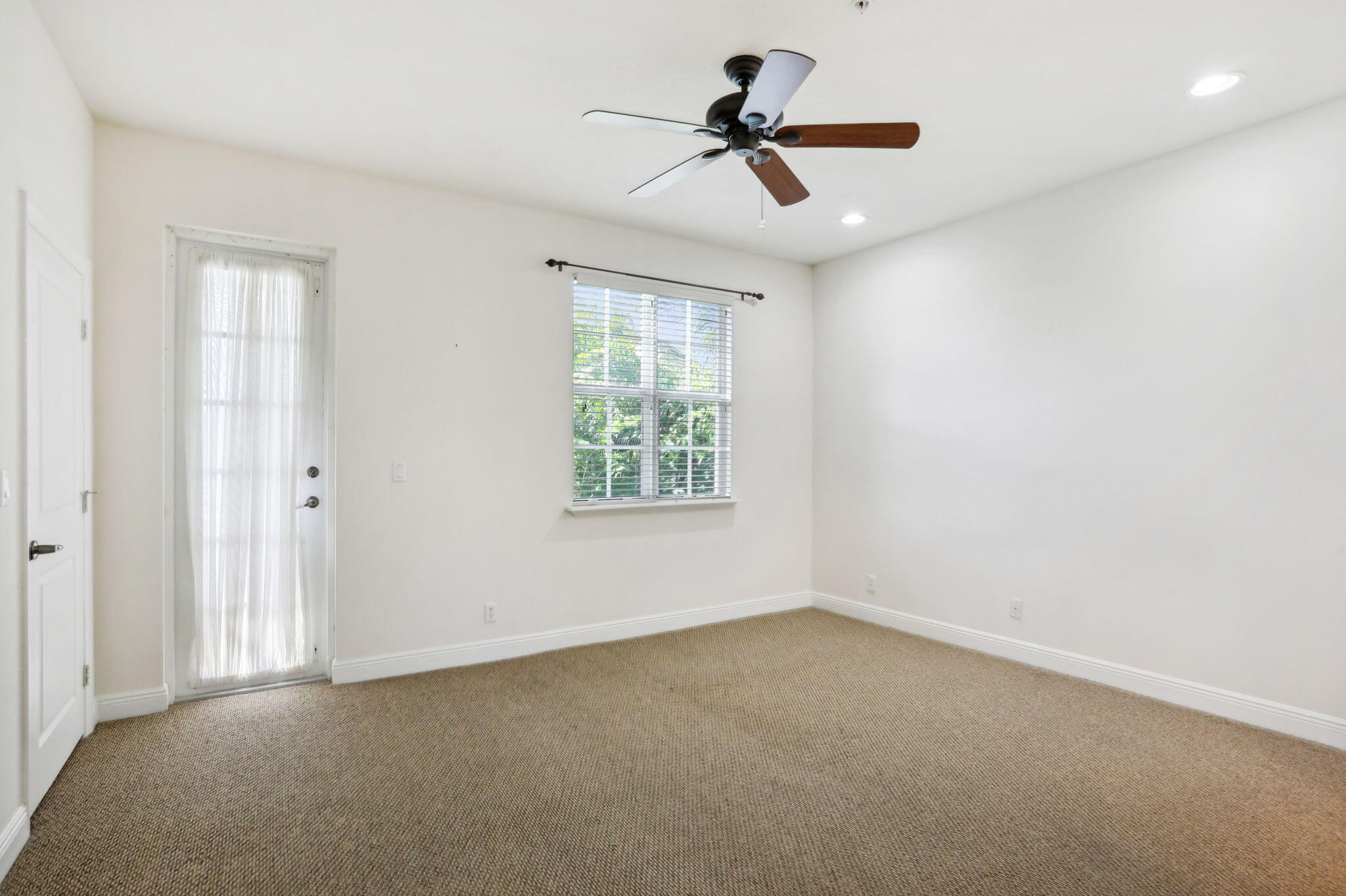 1647 N Federal Highway