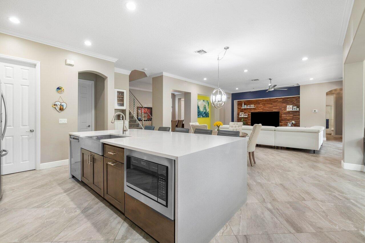 6769 Finamore Circle