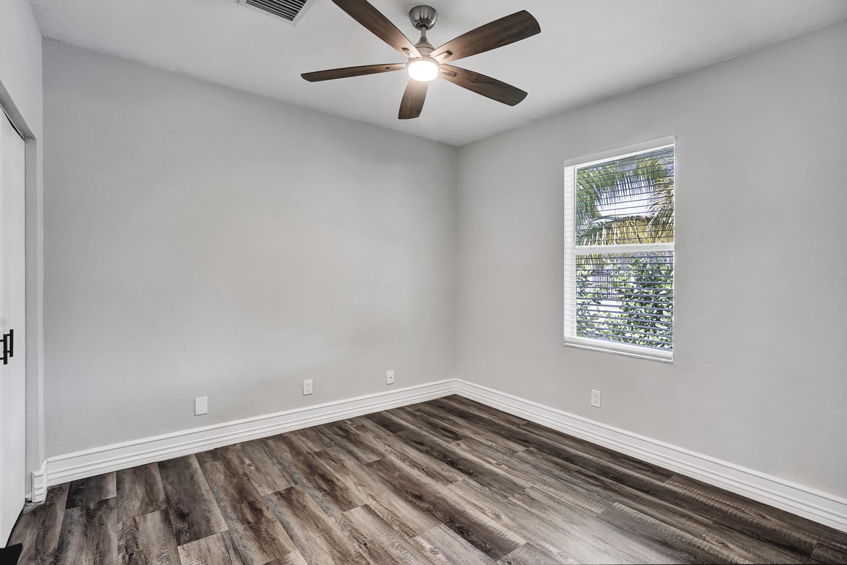 724 SW 9th Street
