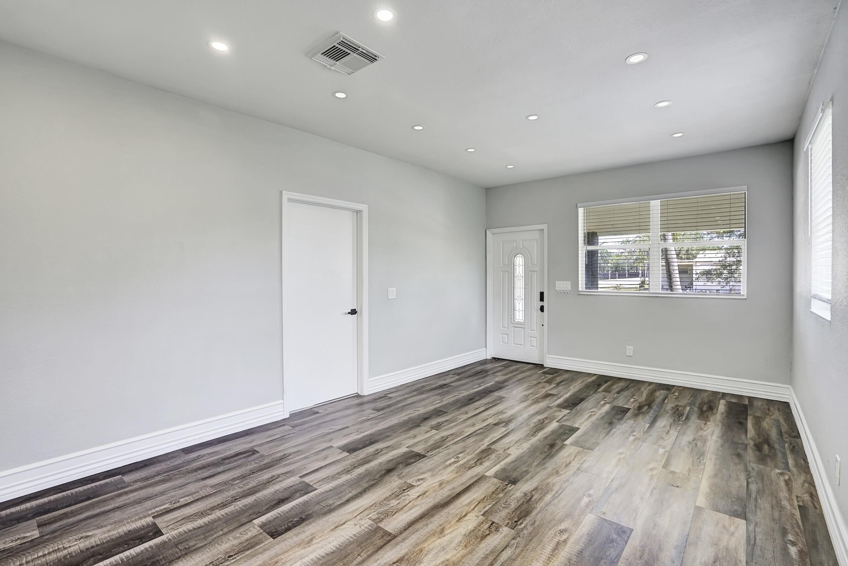 724 SW 9th Street