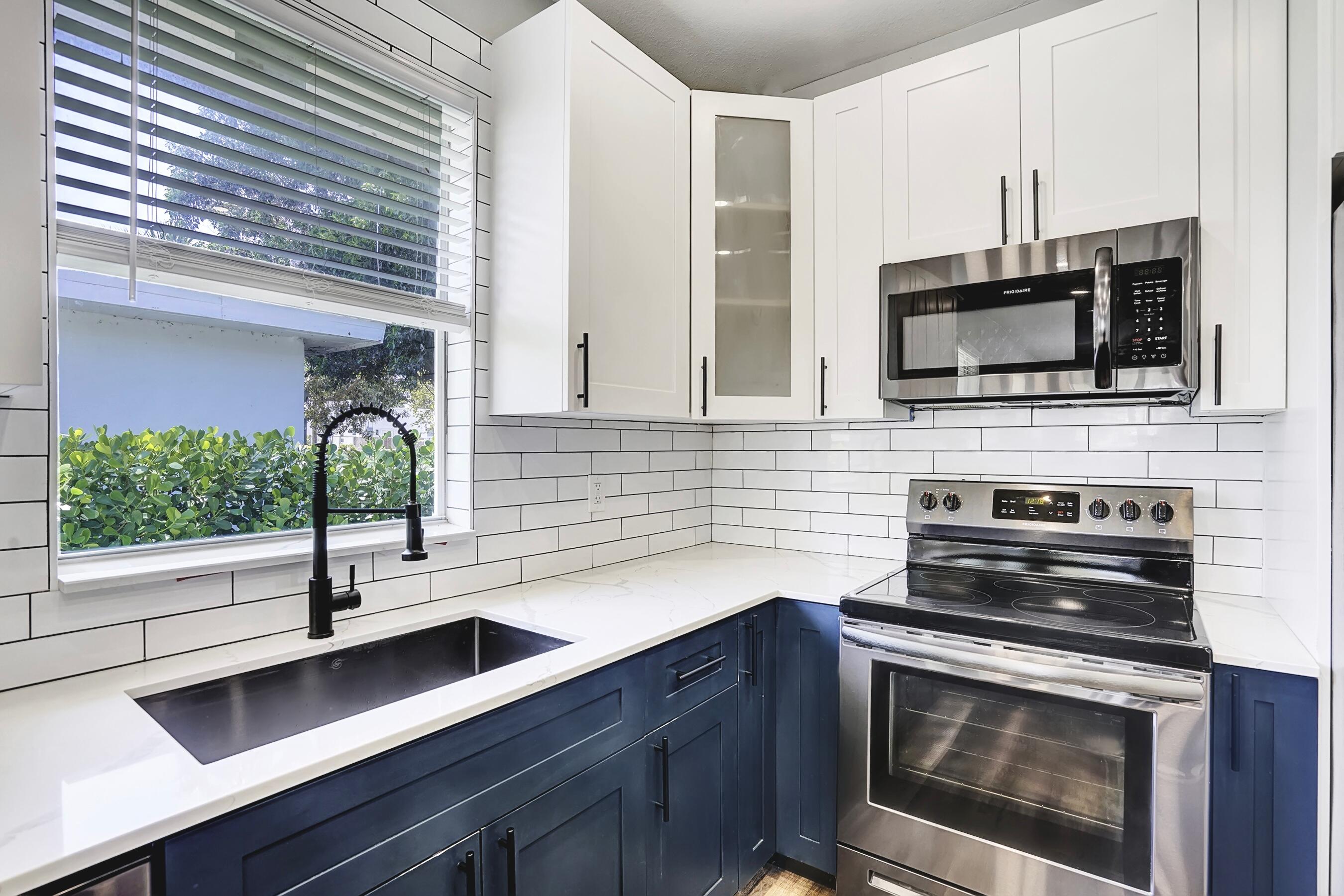 724 SW 9th Street