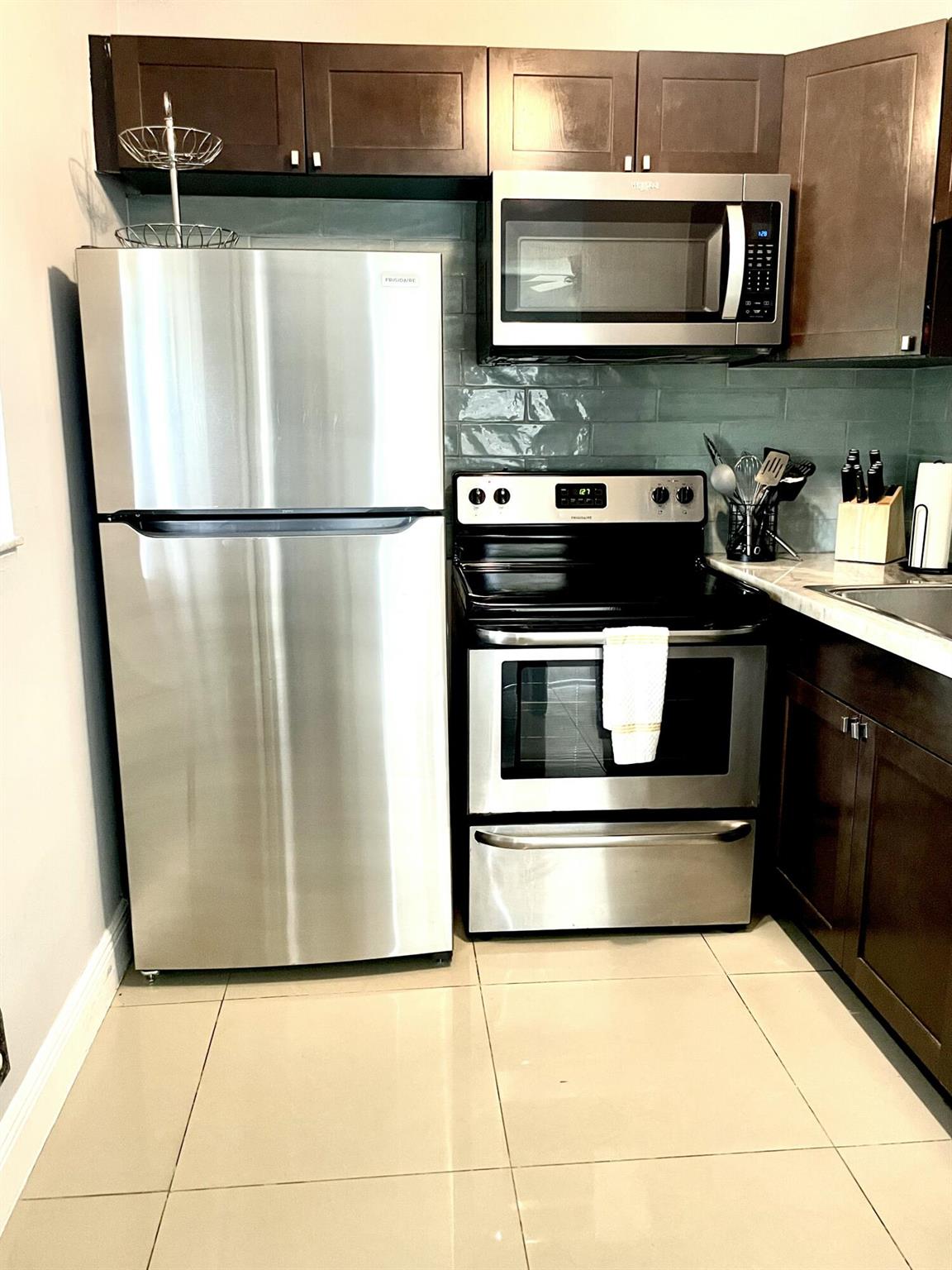 408 SE 12th Court 4