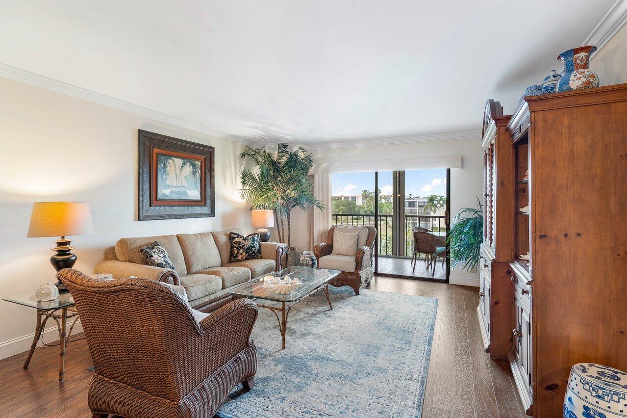 7340 Amberly Lane 404