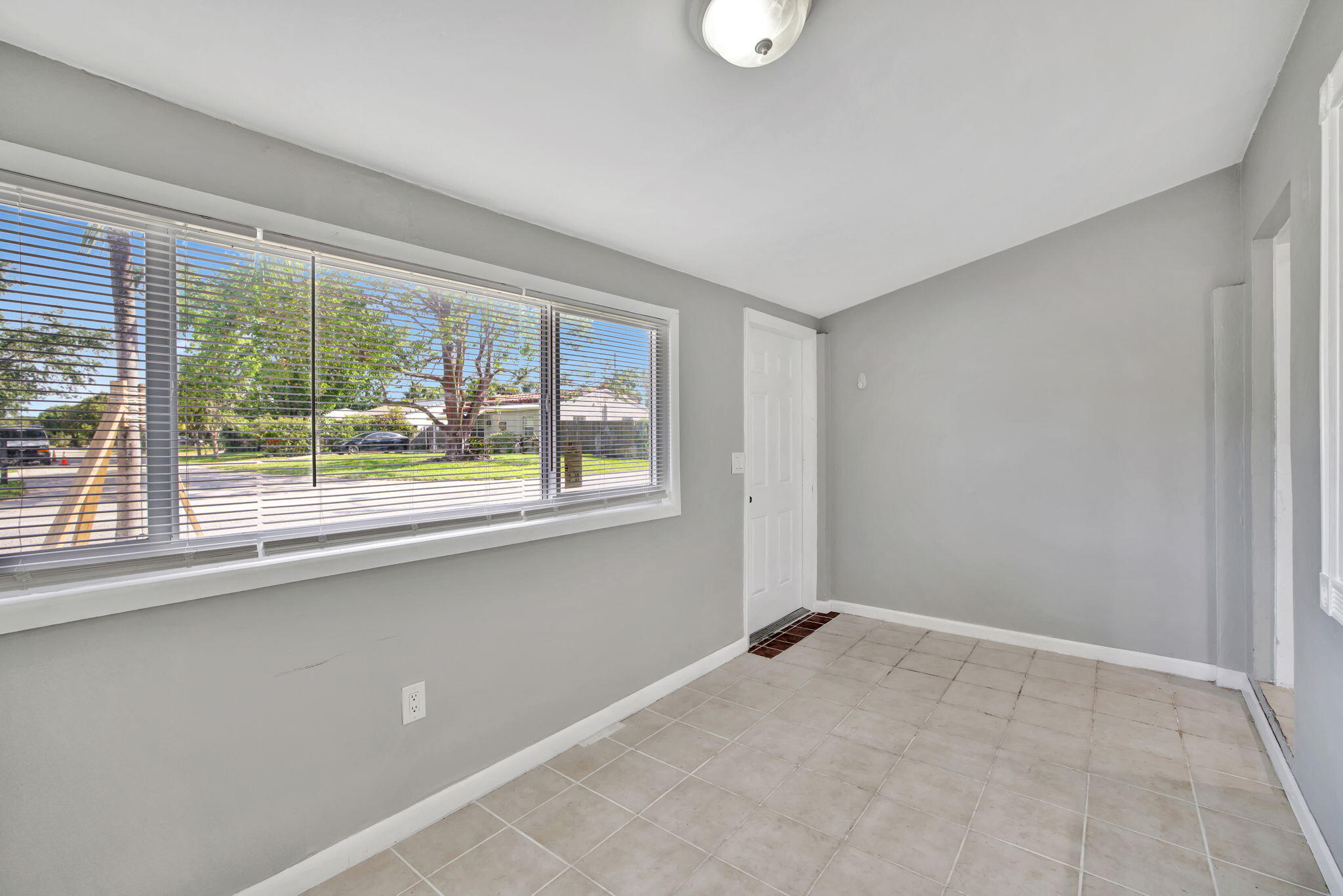 300 NW 16th Street 300
