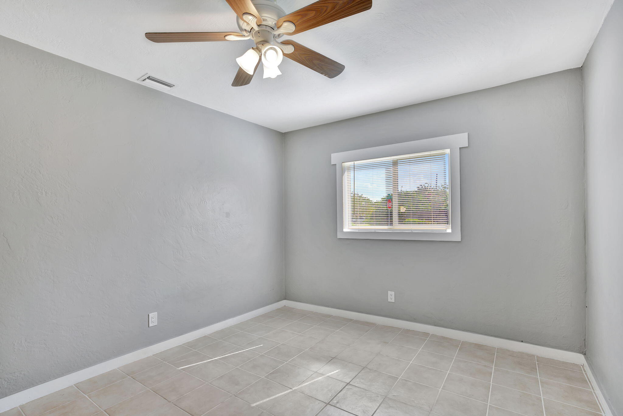 300 NW 16th Street 300