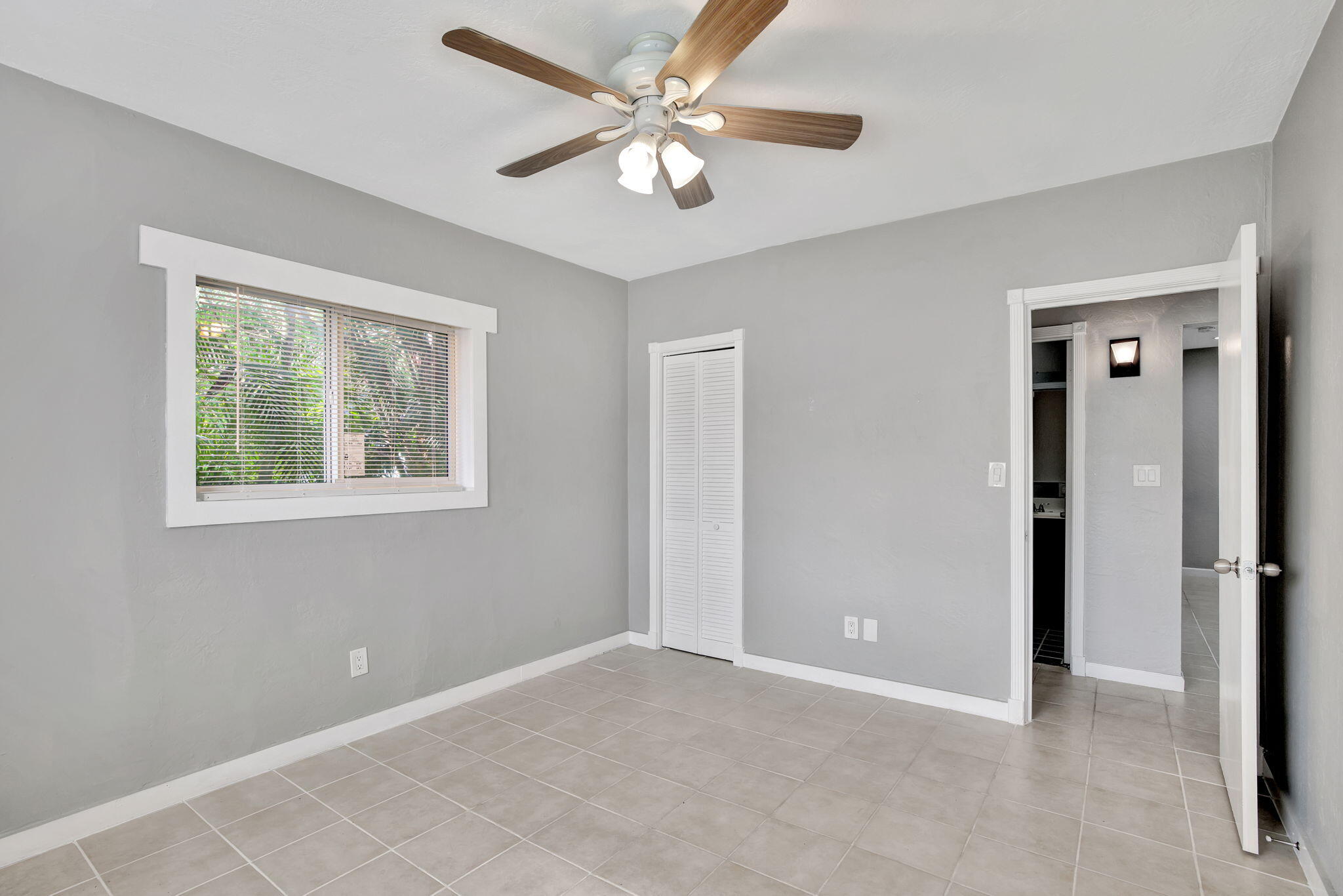 300 NW 16th Street 300