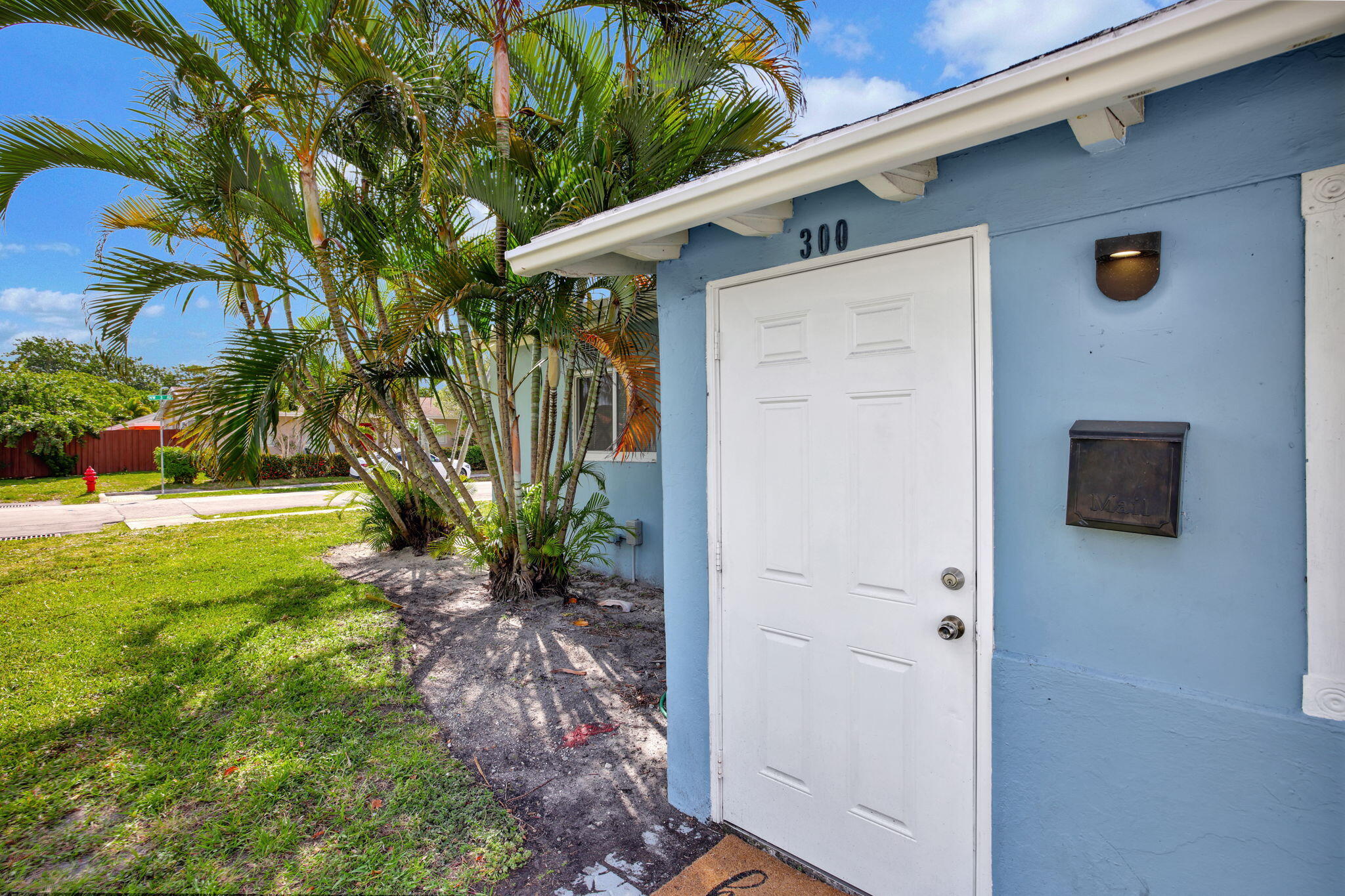 300 NW 16th Street 300