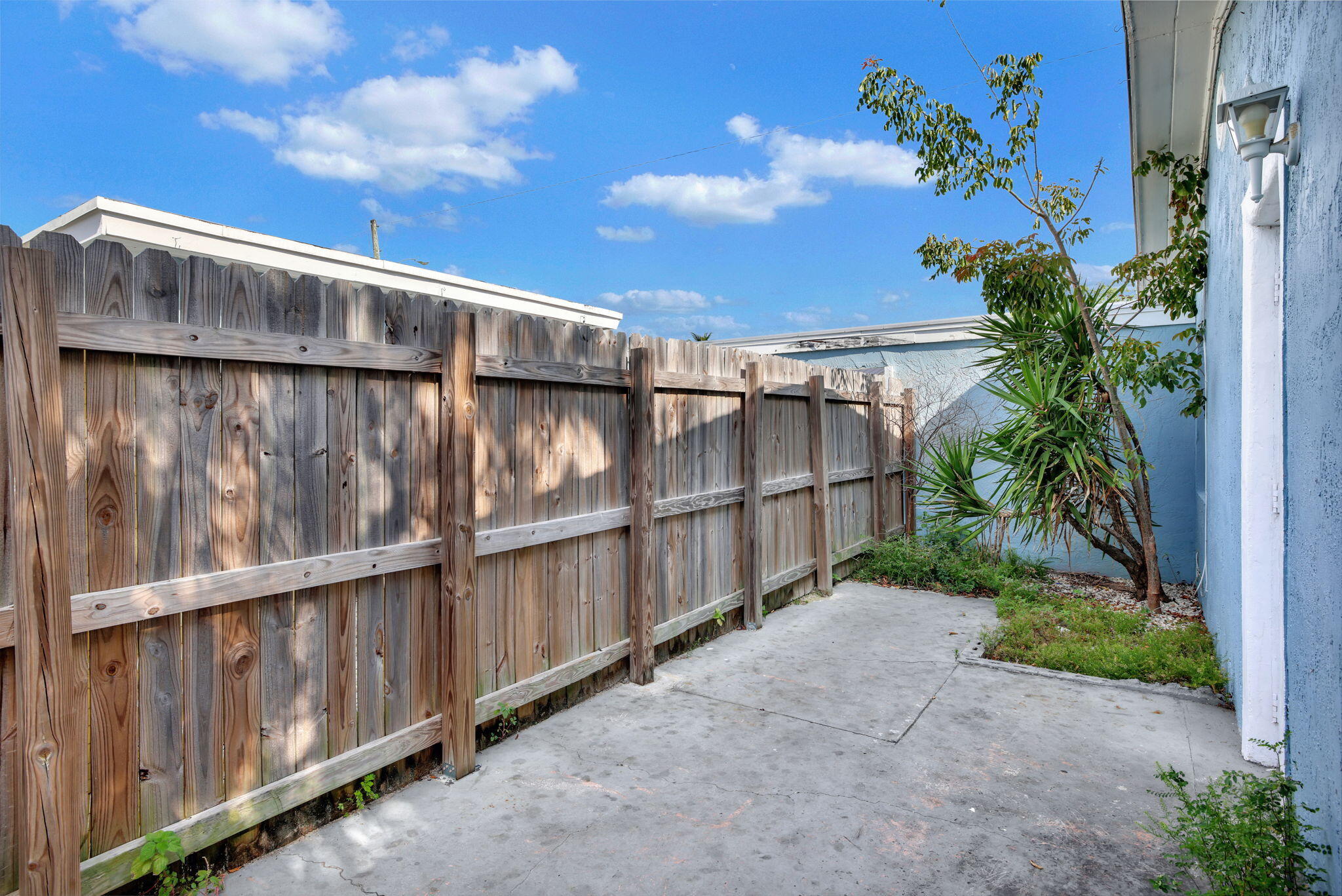 300 NW 16th Street 300