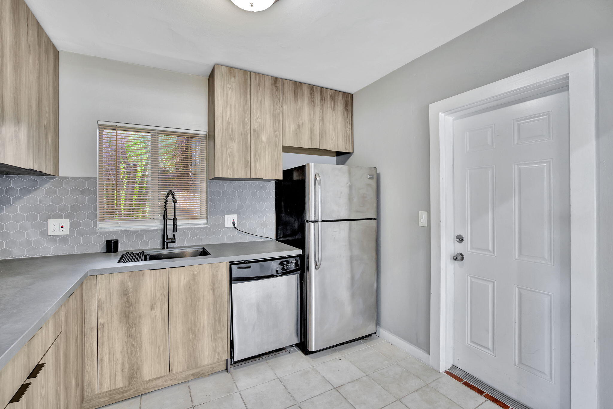 300 NW 16th Street 300