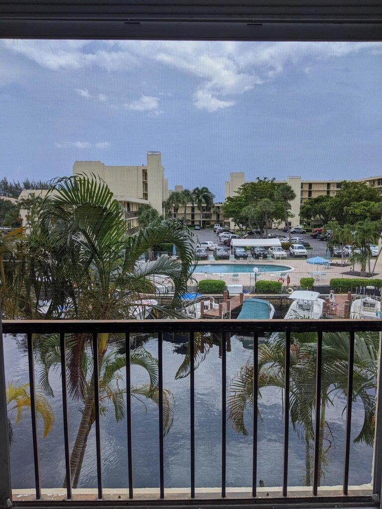 4 Royal Palm Way 3040