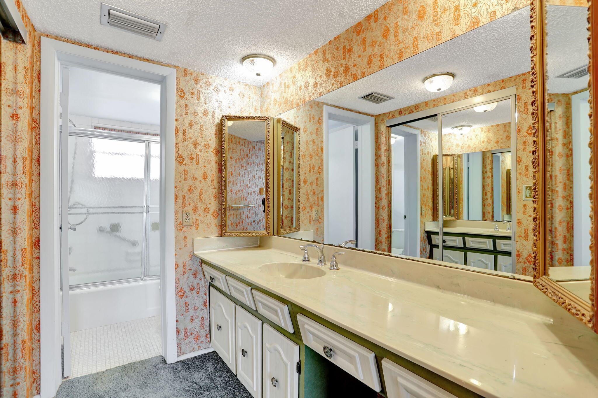 4000 NW 44th Avenue 113