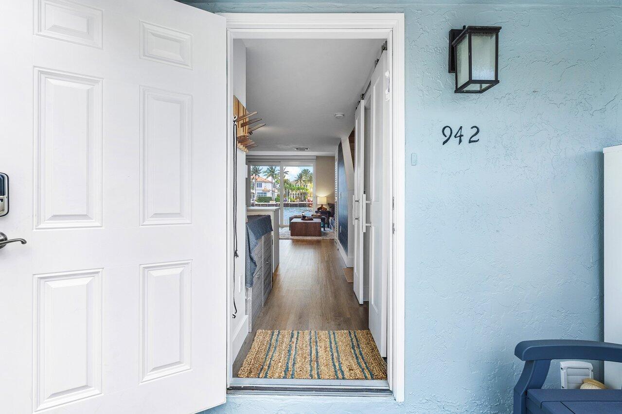 942 Jeffery Street
