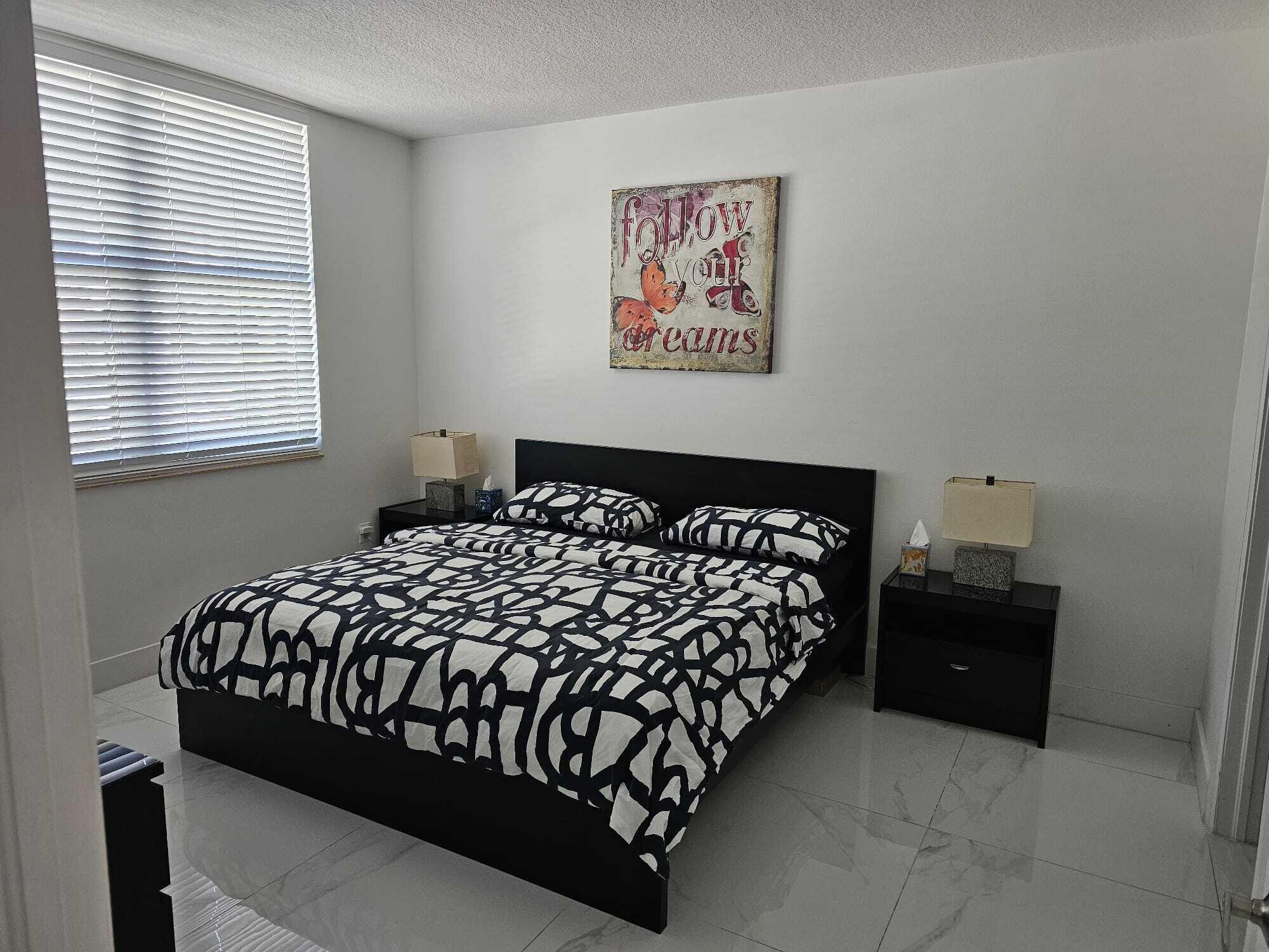 804 E Windward Way 221