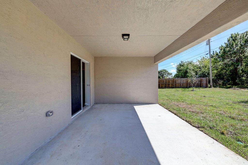 610 SW Bacon Terrace