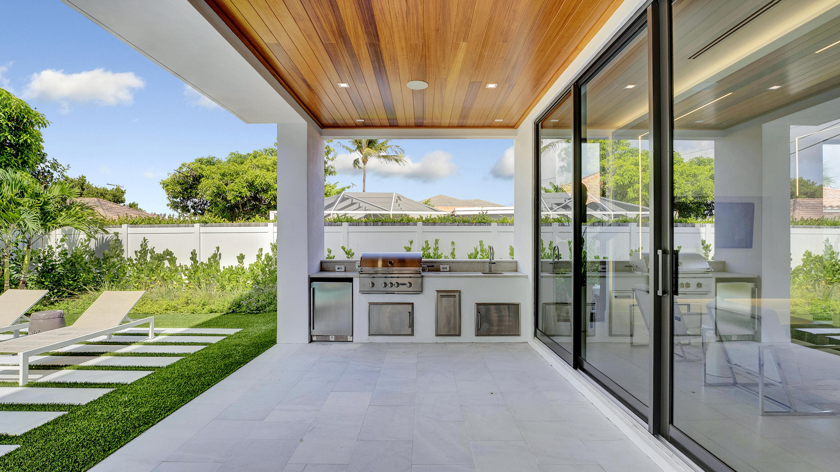 812 Malaga Drive
