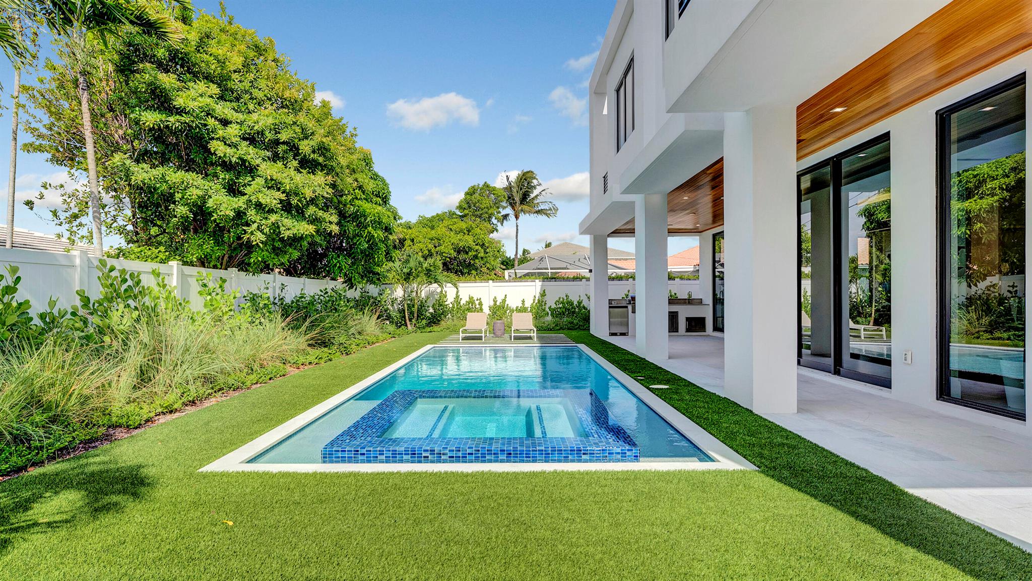 812 Malaga Drive