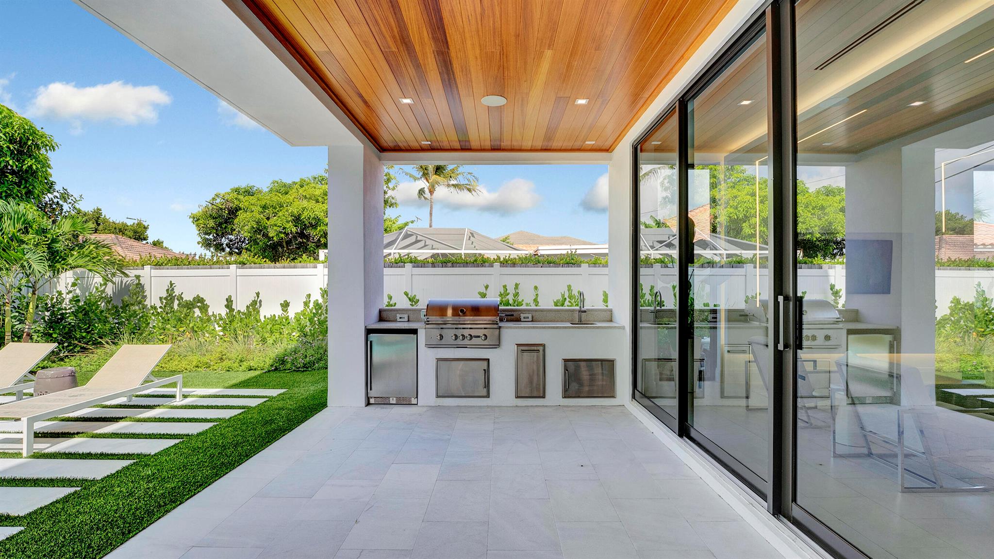 812 Malaga Drive