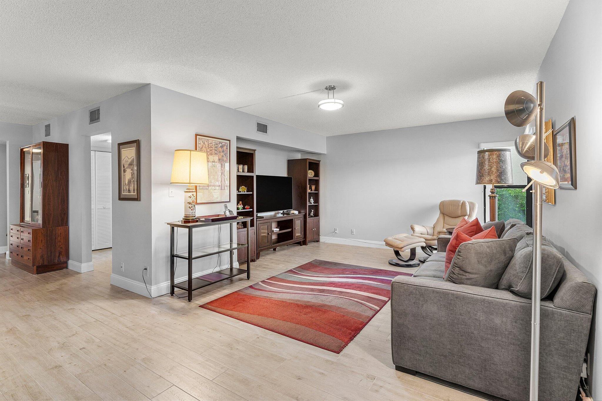 5106 Oakhill Lane 911