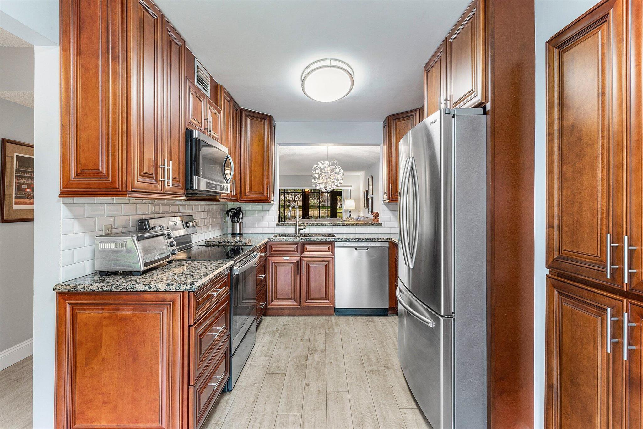 5106 Oakhill Lane 911