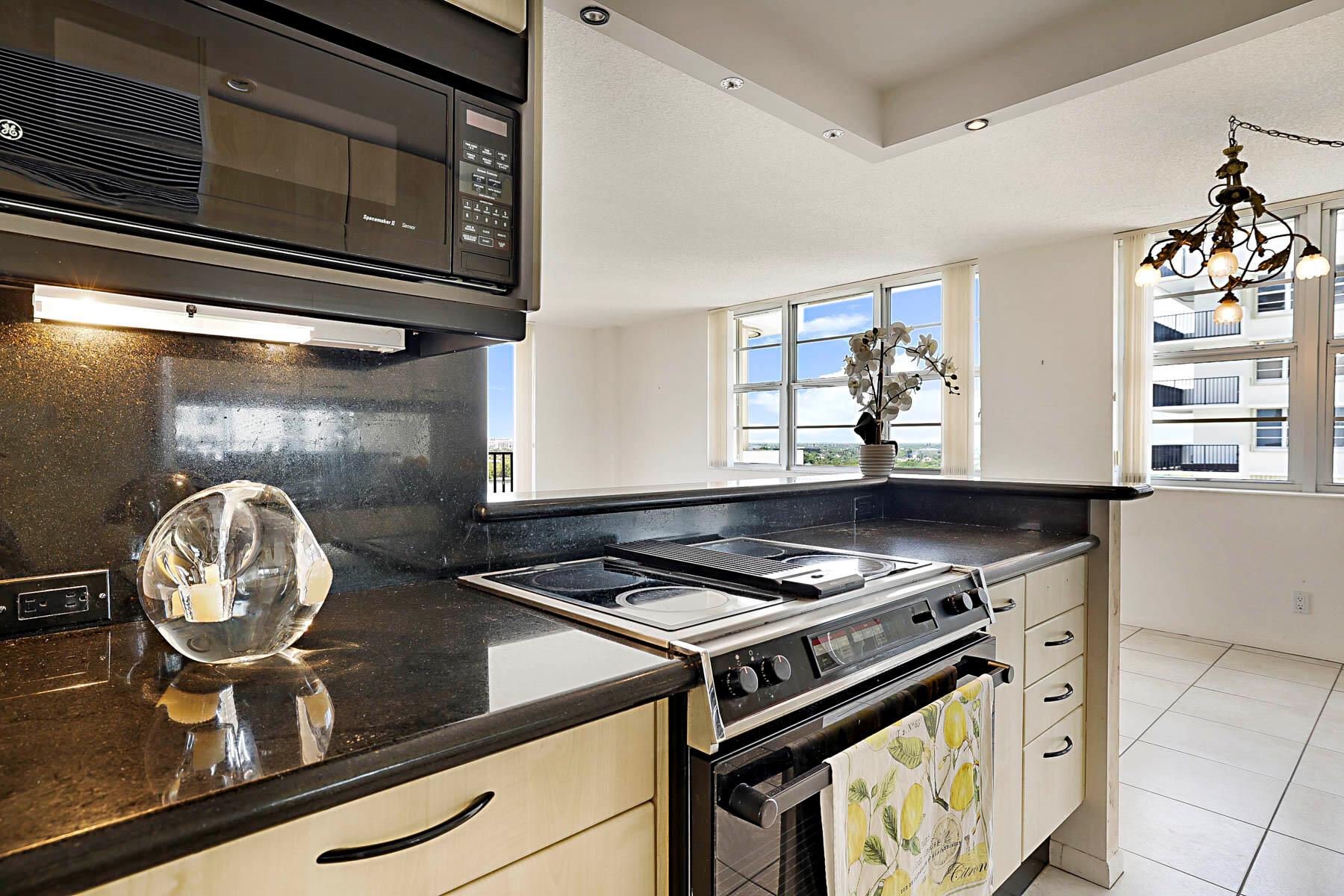 2121 N Ocean Boulevard 1201e